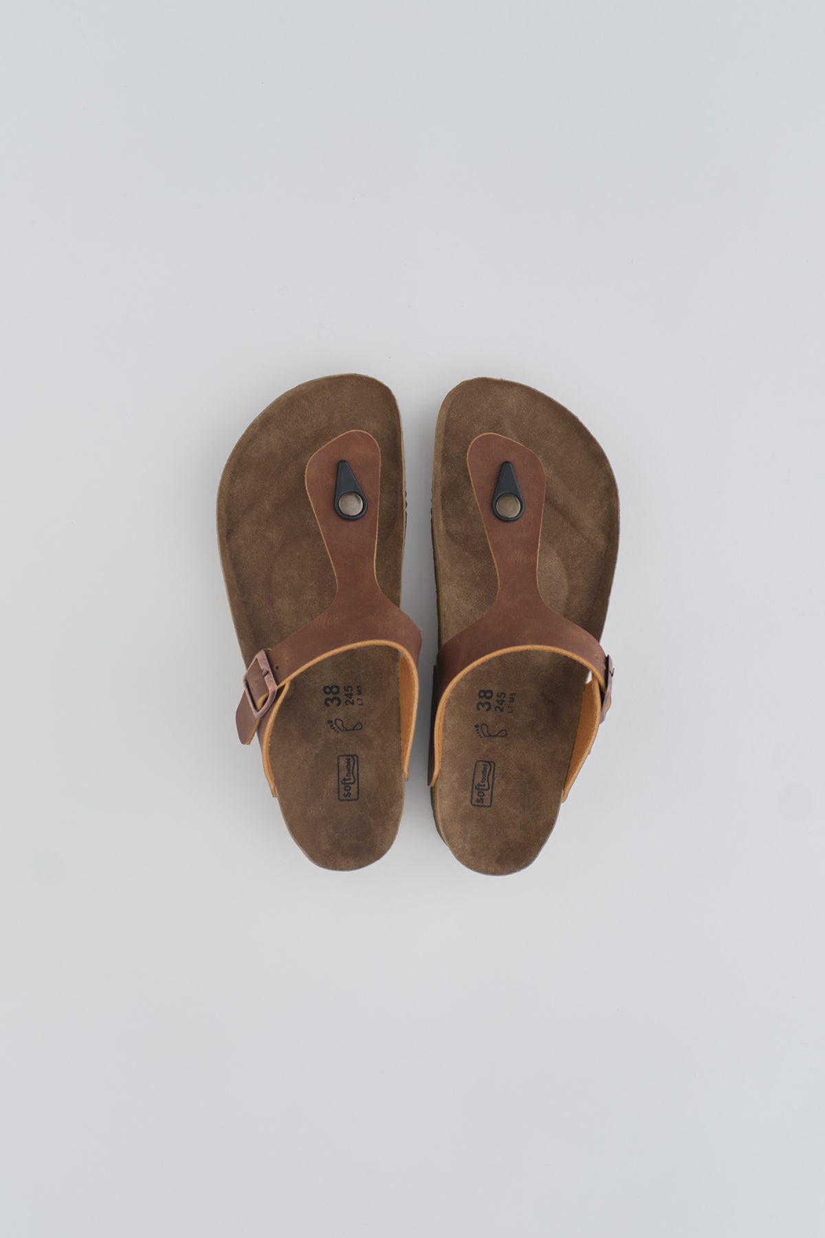 BROWN SLIPPER