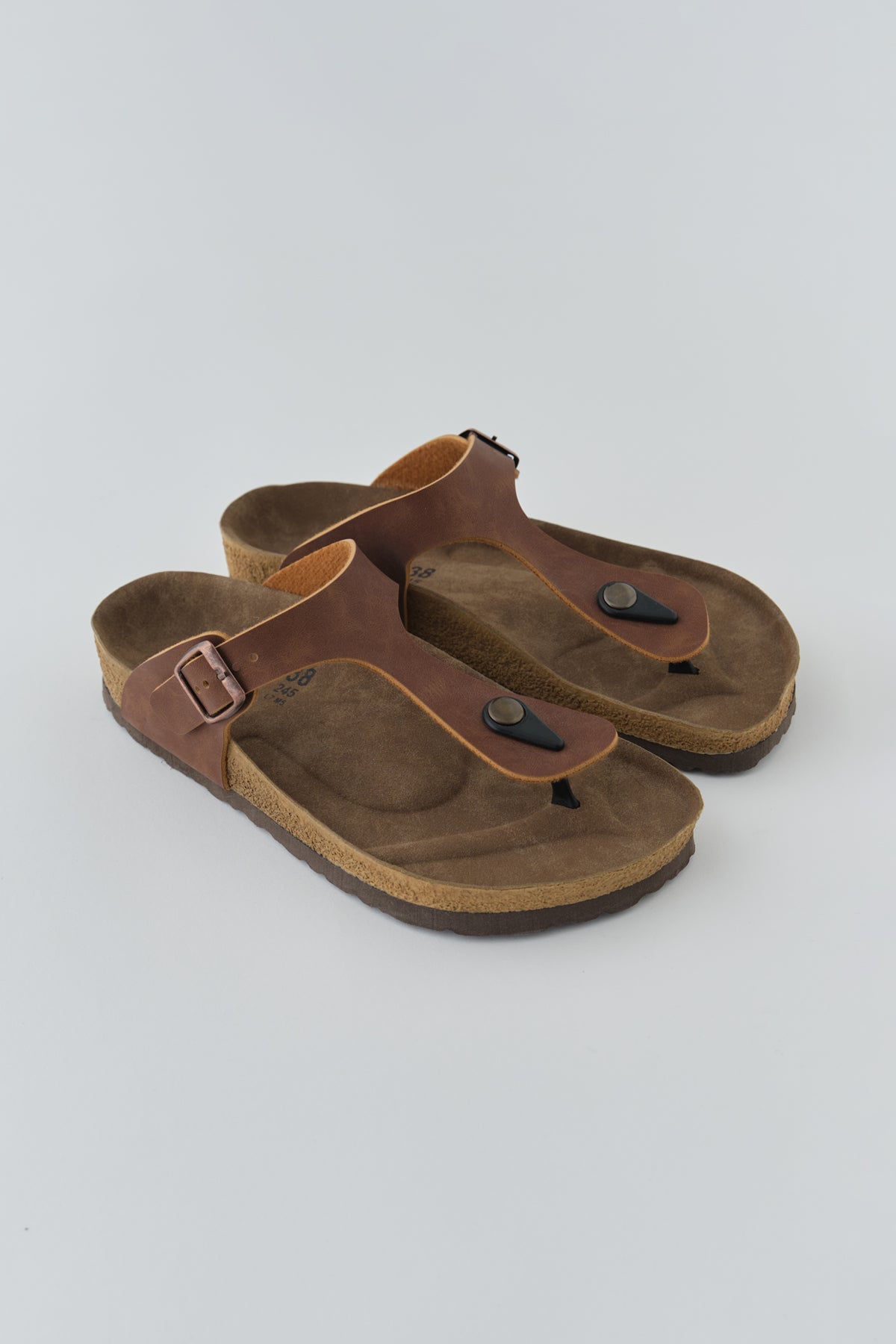 BROWN SLIPPER