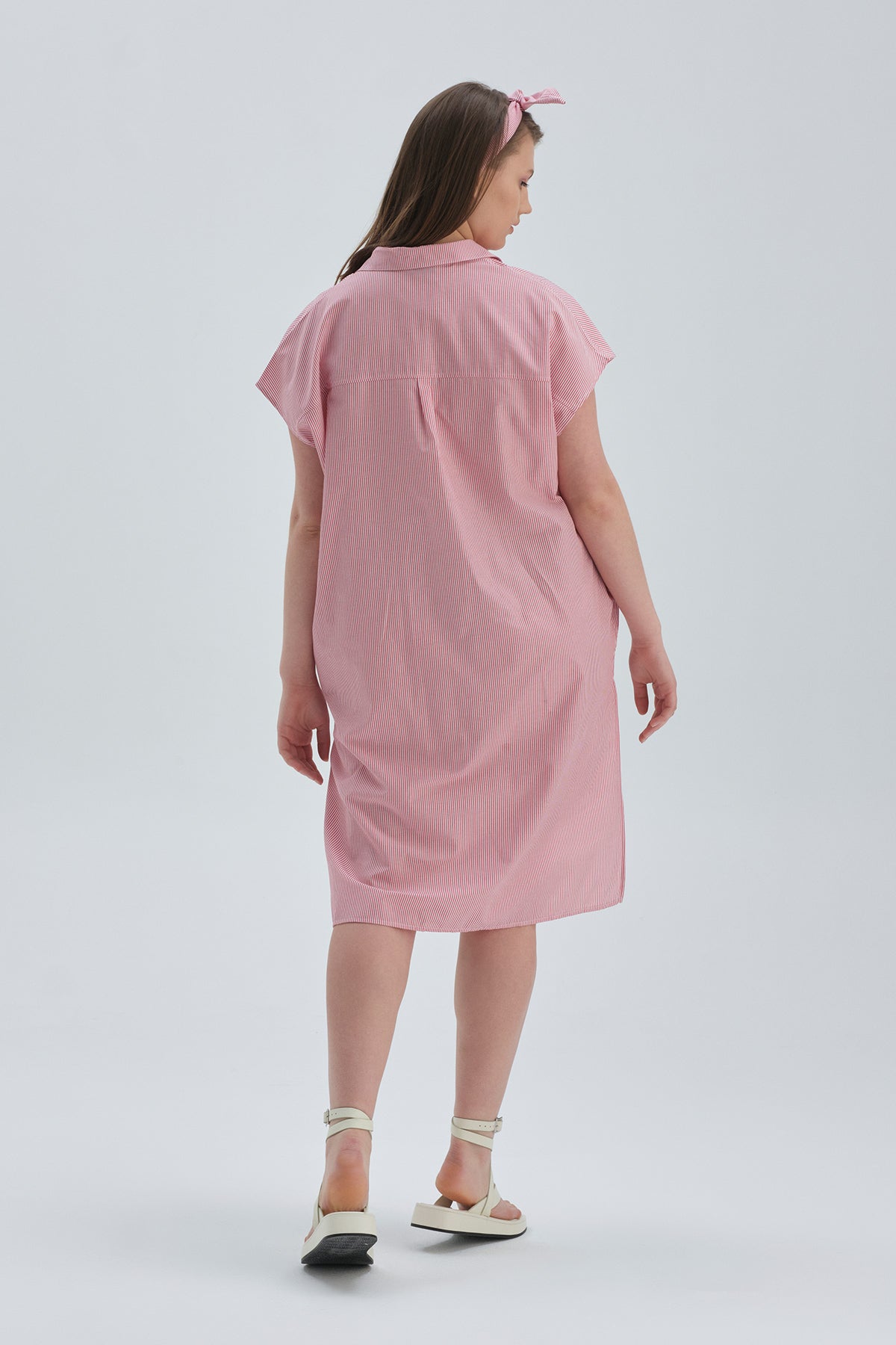 Kırmızı Gömlek Yaka Pamuklu Gömlek Pareo