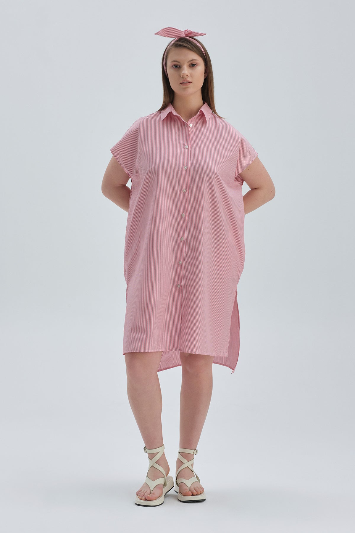 Kırmızı Gömlek Yaka Pamuklu Gömlek Pareo