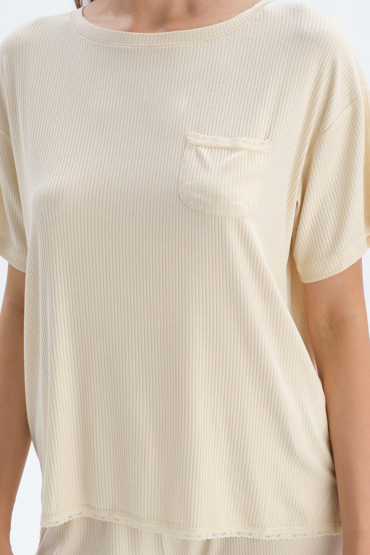 Ekru Kısa Kol Viskon T-Shirt Pijama Üstü