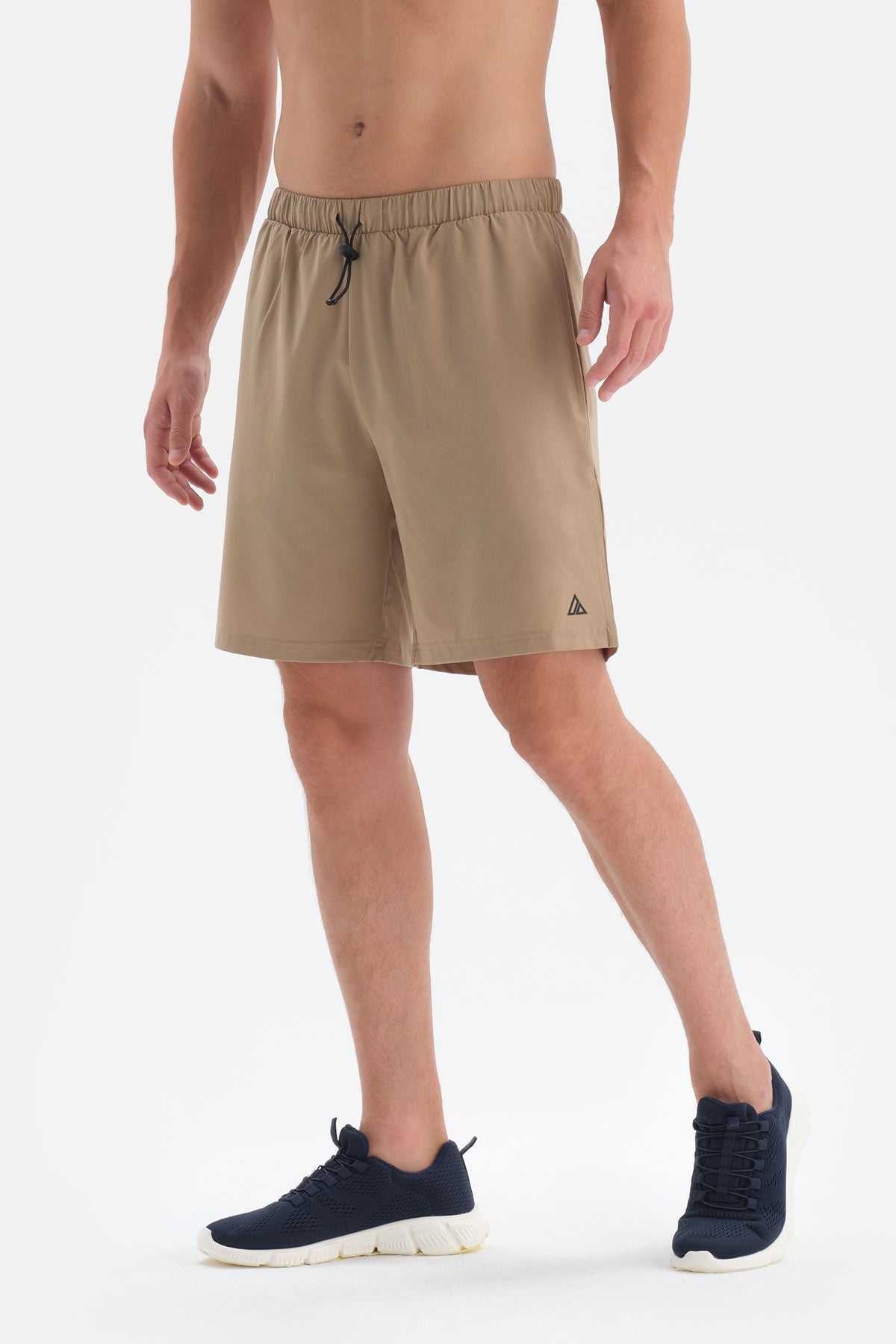 BEIGE SHORT