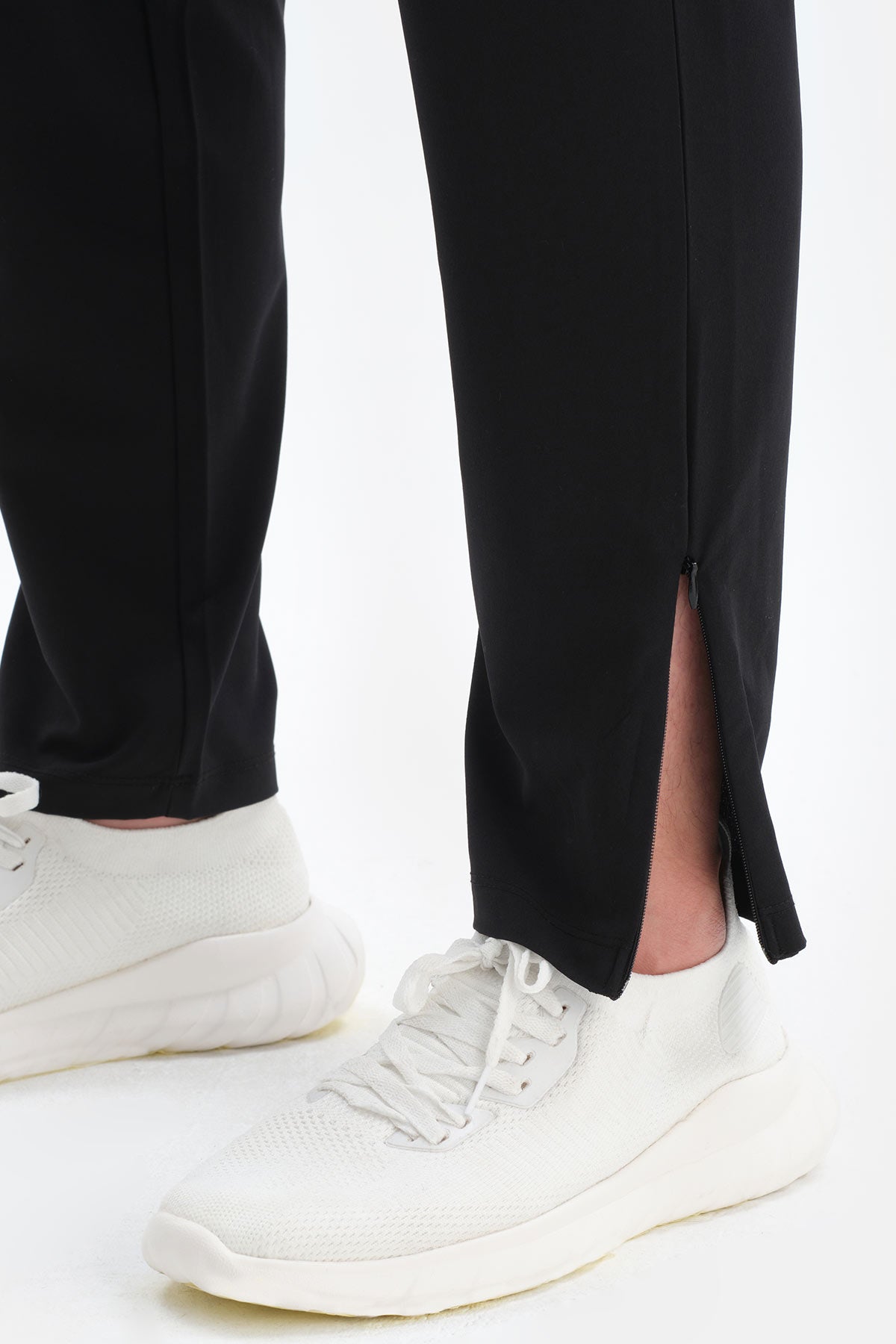 BLACK TRACKSUIT BOTTOM