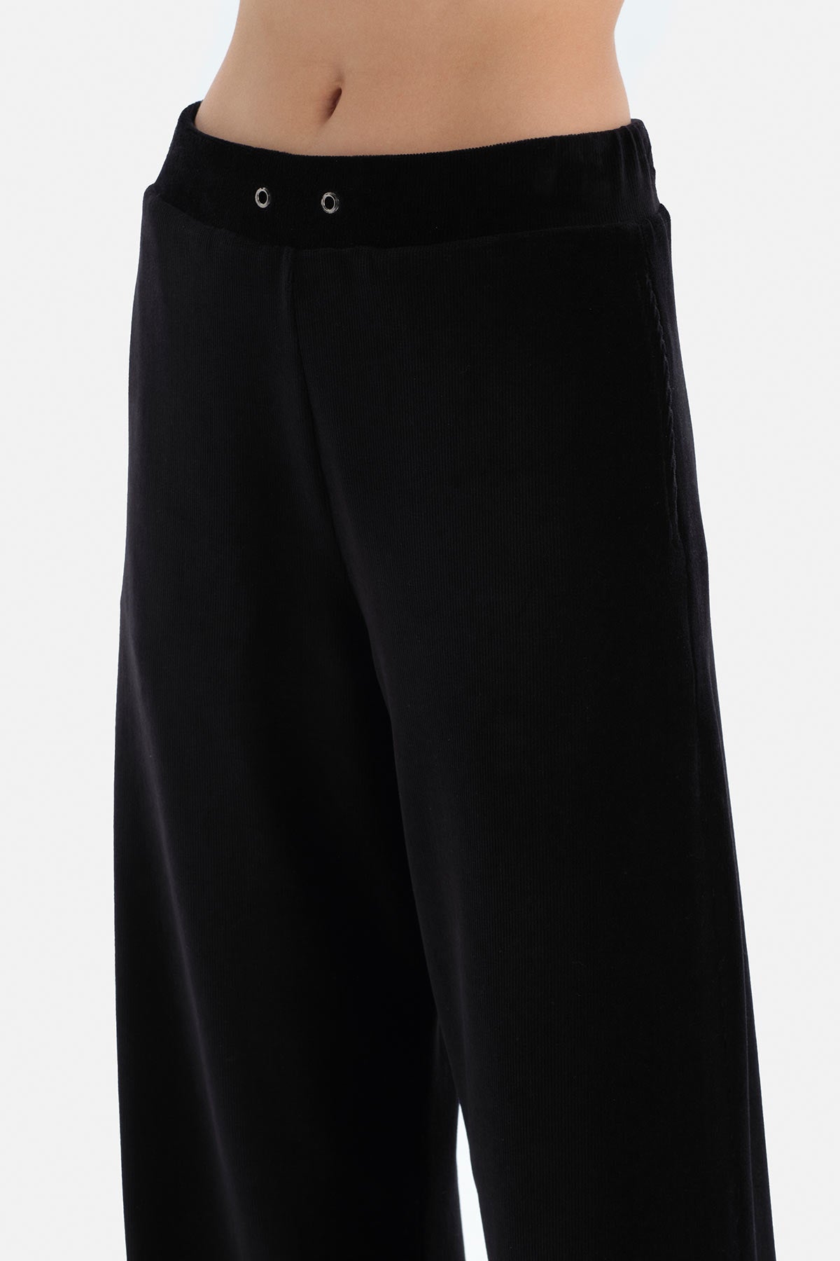 BLACK TRACKSUIT BOTTOM