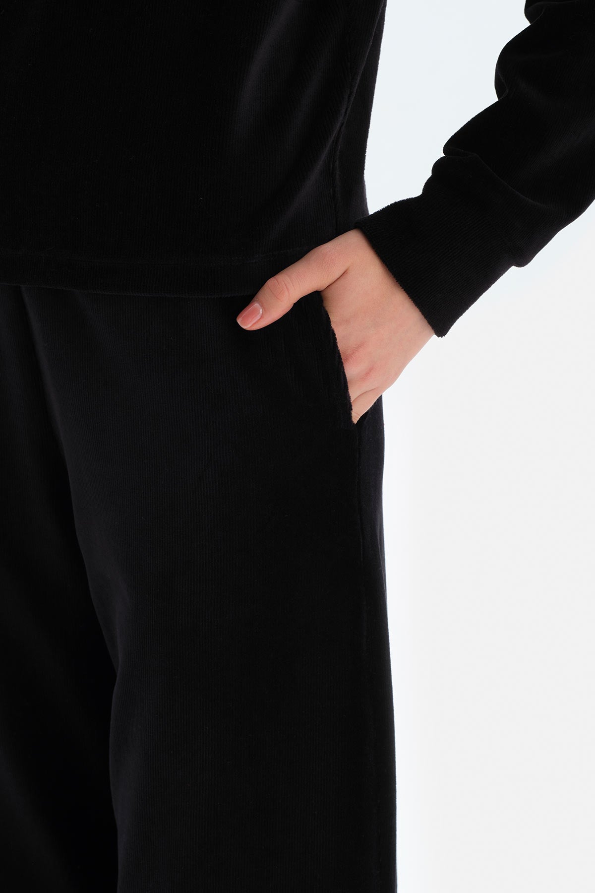 BLACK TRACKSUIT BOTTOM
