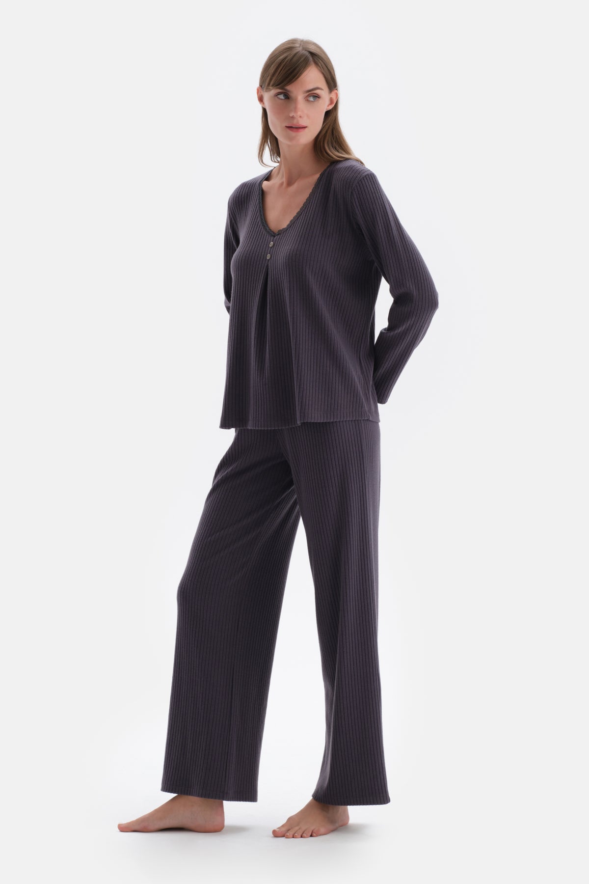 Antrasıt Dantel Detaylı Viskon Pijama Takımı