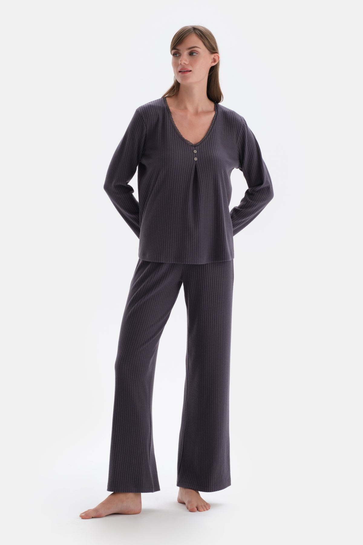 Antrasıt Dantel Detaylı Viskon Pijama Takımı