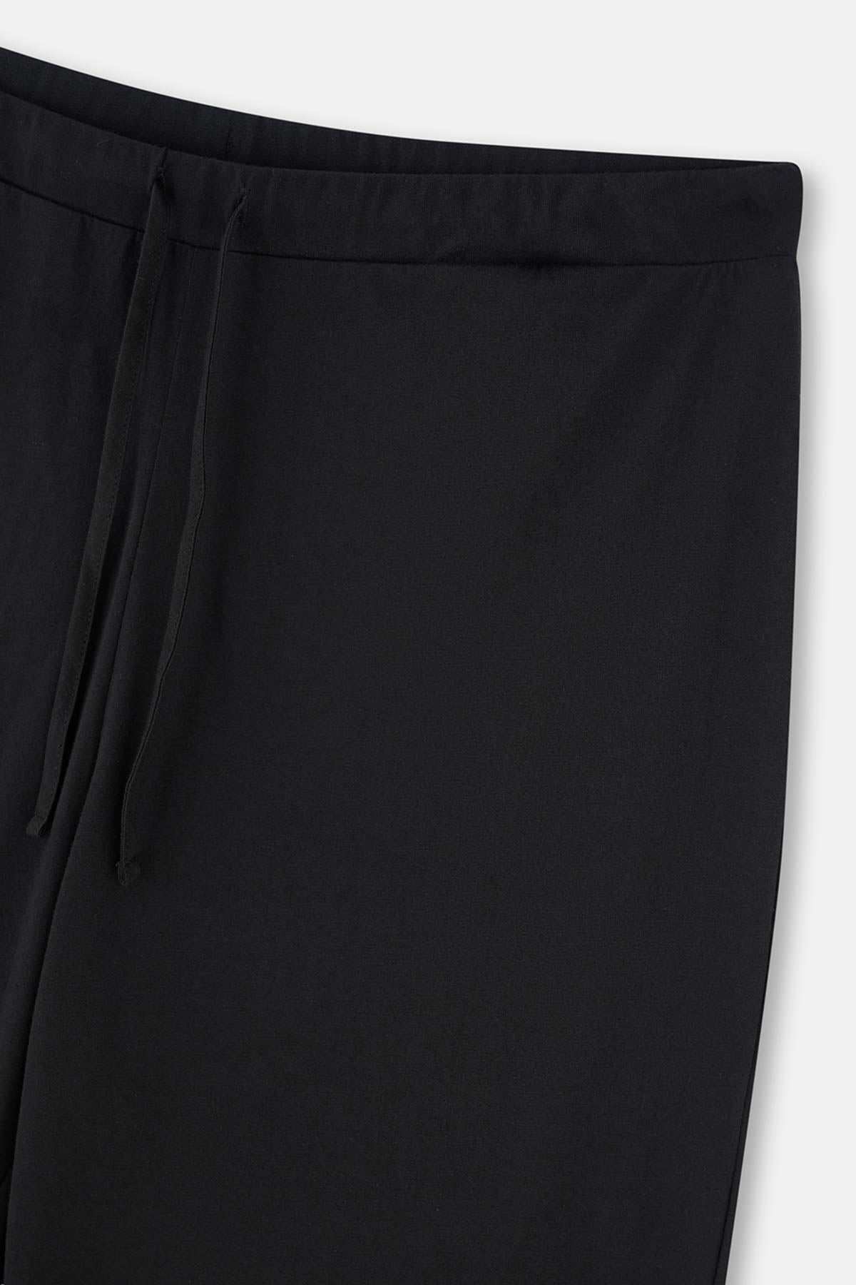 Siyah Kadife Şerit Detaylı Plus Size Pijama Takımı