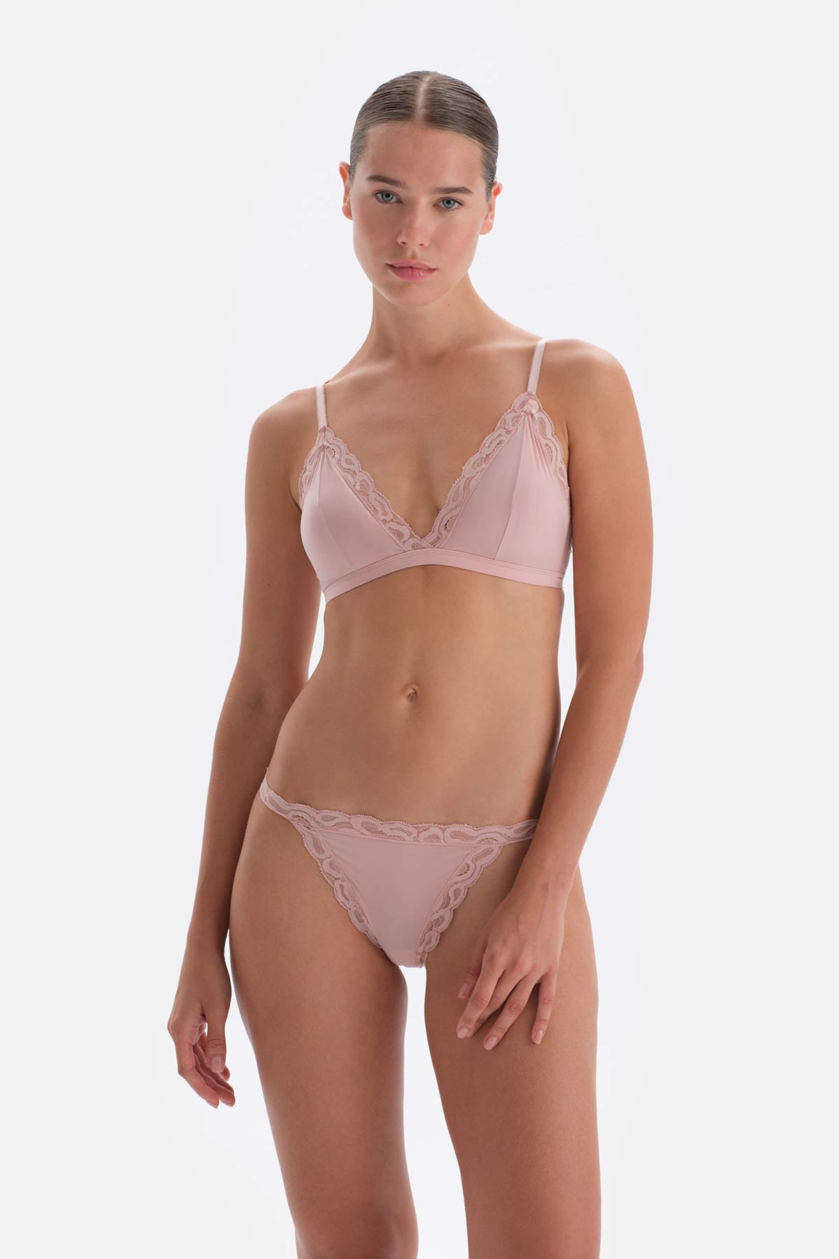 Soft Pembe Soft Kumaş Ve Dantel Detaylı Tak Çık Kaplı Bralet