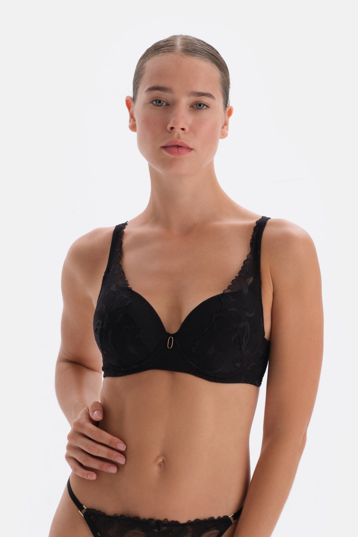 Black LACE AND ACCESSORY DETAILED FILLED BRA