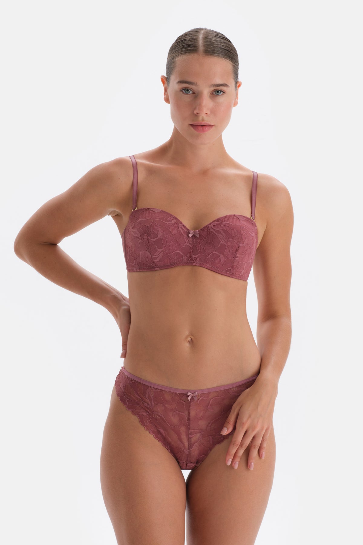 Dusty Rose LACE DETAILED STRAPLESS COVERED BRA