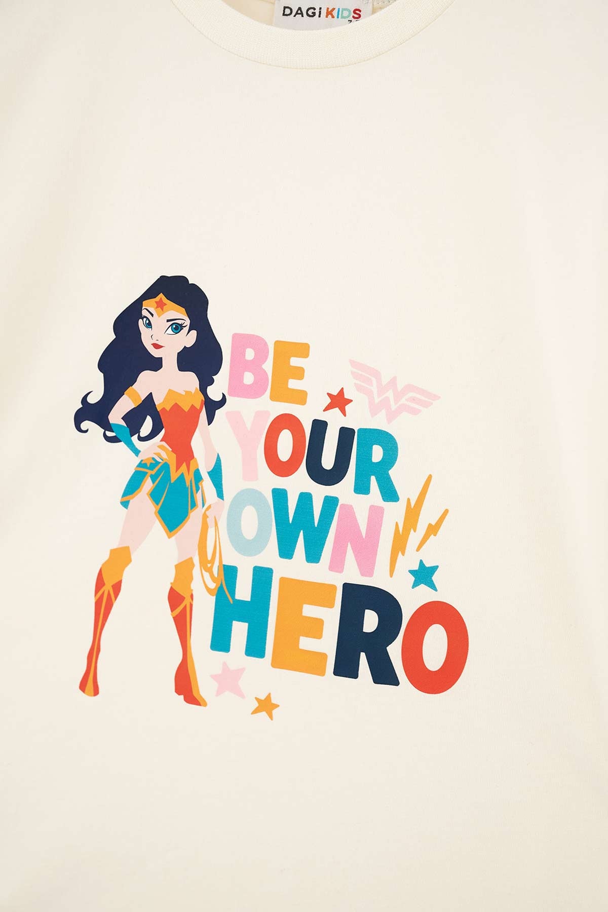 ECRU WONDER WOMAN PRINTED SHORT SLEEVE T-SHIRT PANTS PAJAMAS SUIT