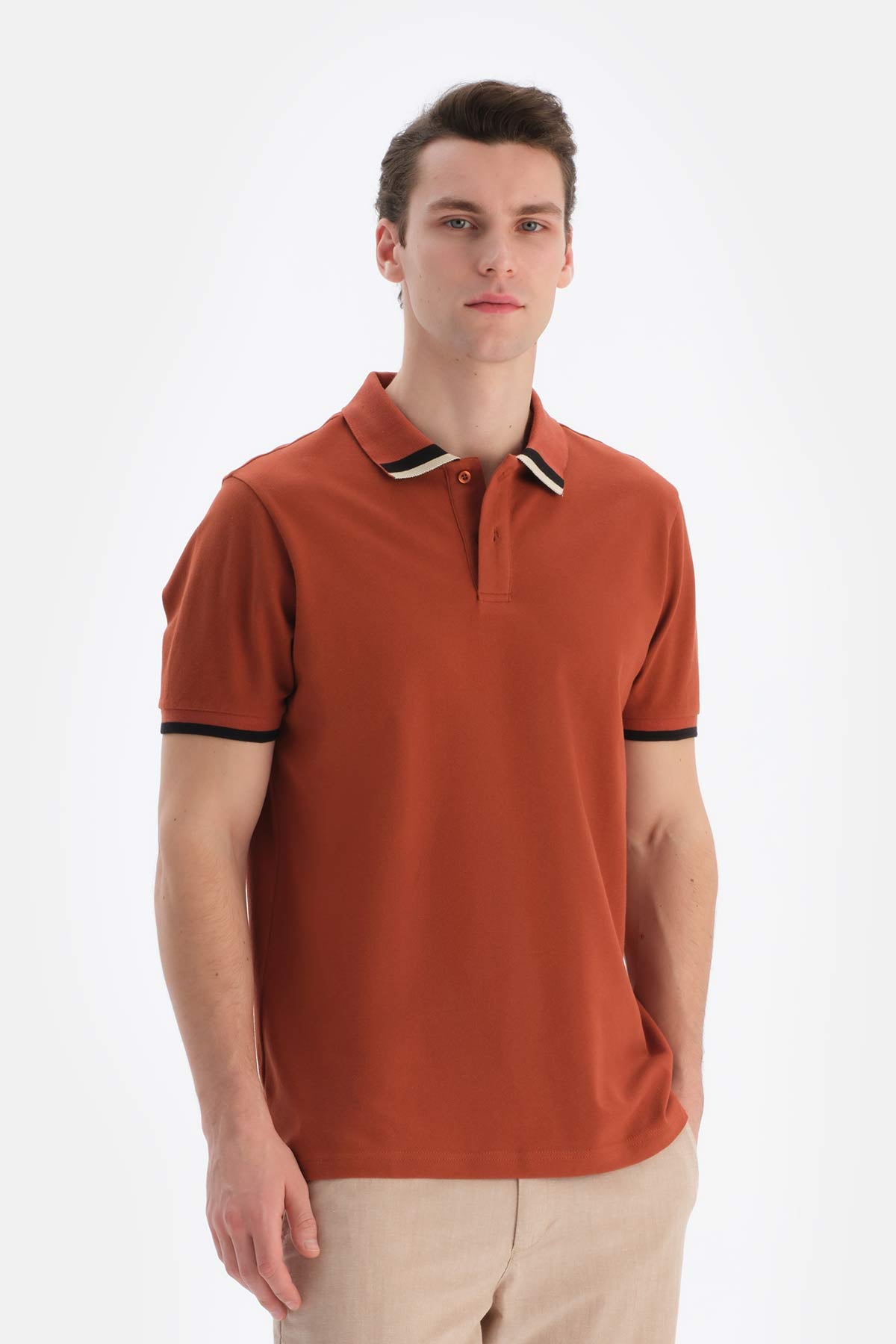 BROWN T-SHIRT
