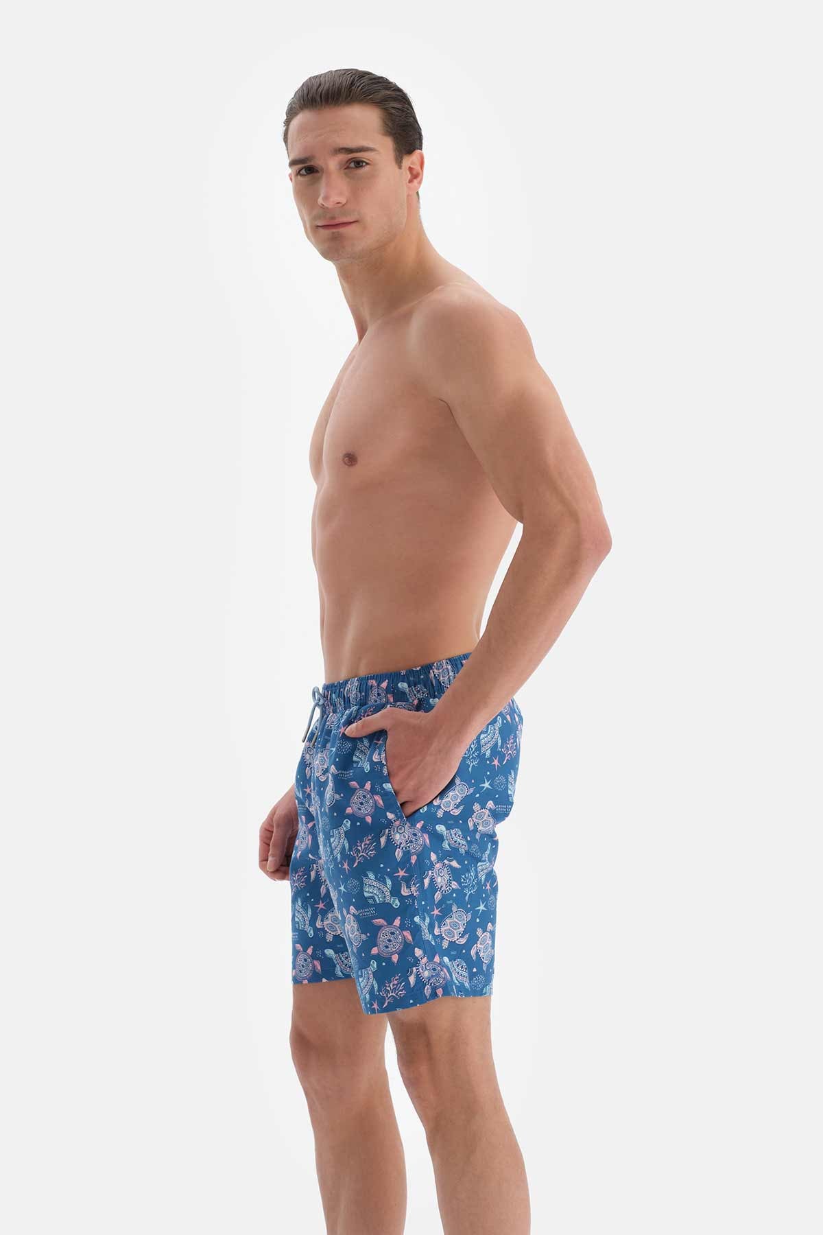 Turkuaz Caretta Desenli Orta Deniz Şortu