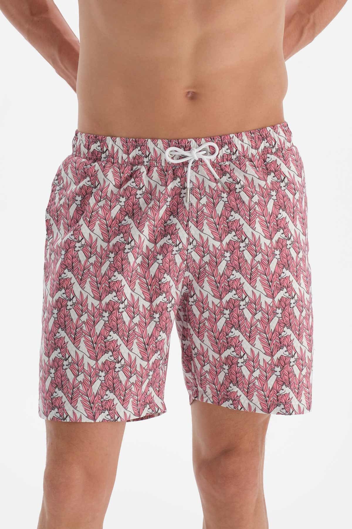 Pembe - Ekru Zürafa Desenli Orta Deniz Şortu