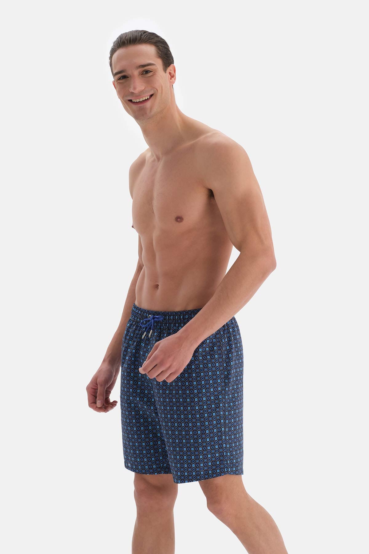 Lacivert Kravat Desenli Uzun Deniz Şortu