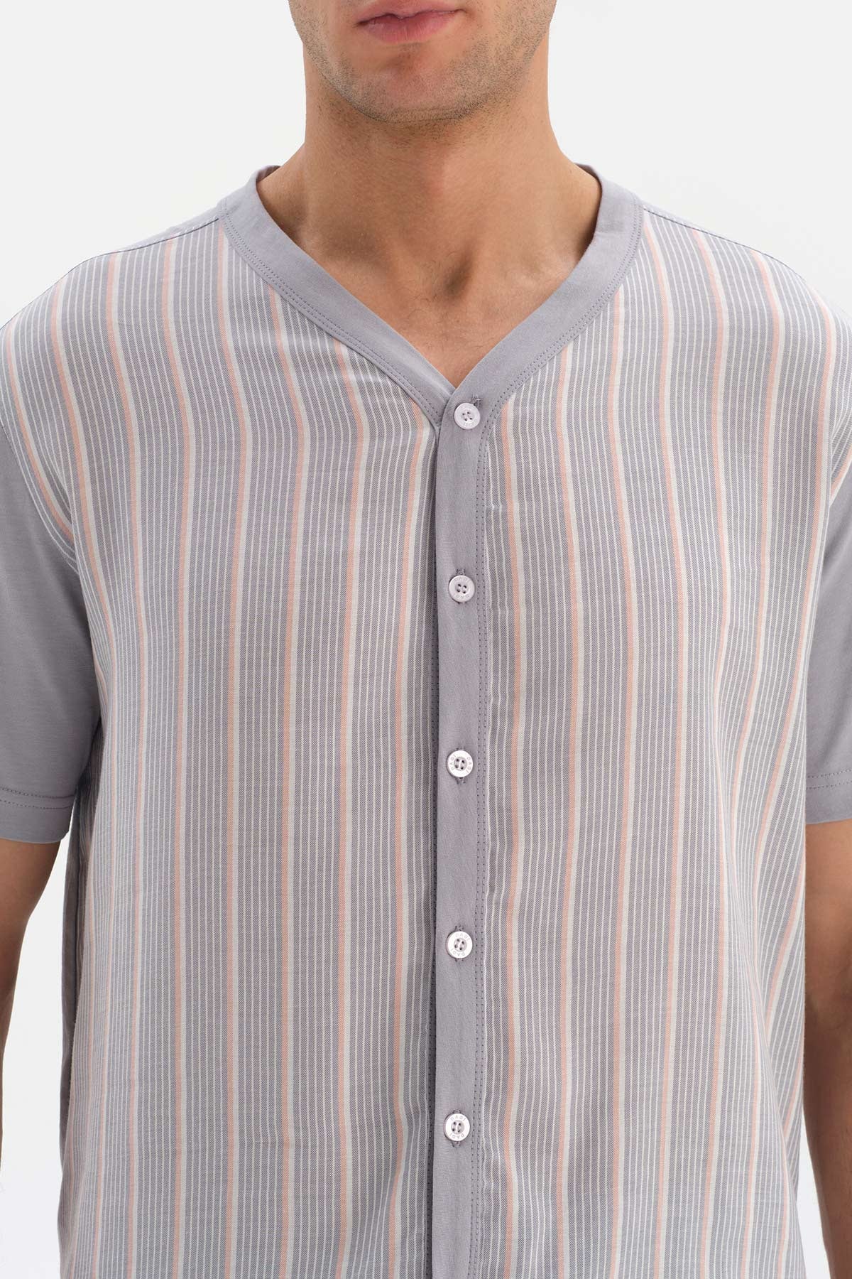 Gri Önden Düğmeli Çizgili Dokuma Garnili Şort Pijama Takımı
