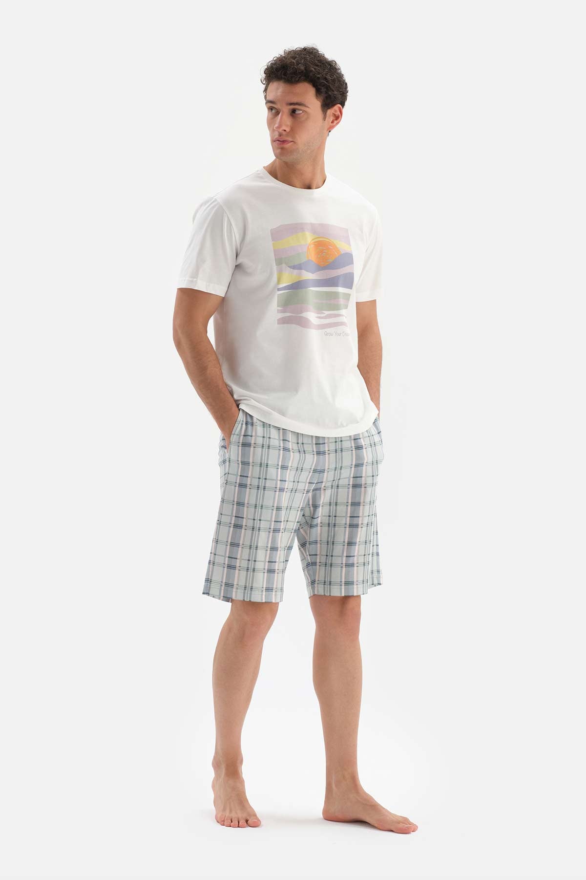 ECRU CREW-NECK PRINTED TOP PLAID BOTTOM SHORTS PAJAMAS SUIT