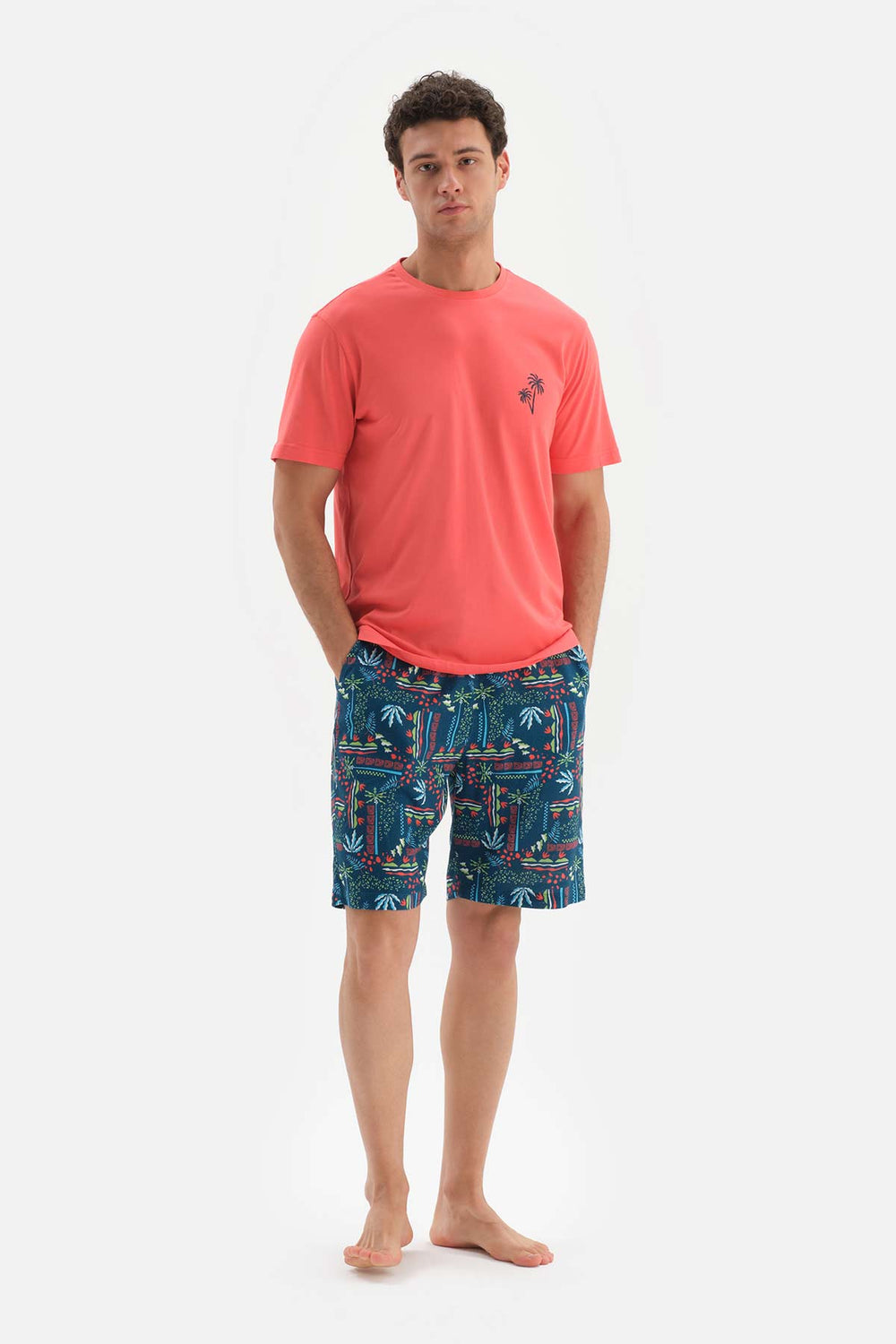 RED CREW-NECK PRINTED TOP WOVEN SHORTS PAJAMAS SUIT