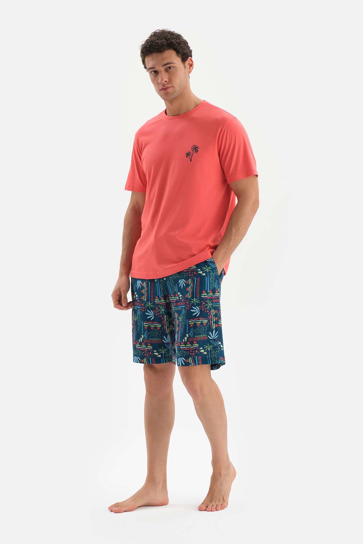 RED CREW-NECK PRINTED TOP WOVEN SHORTS PAJAMAS SUIT