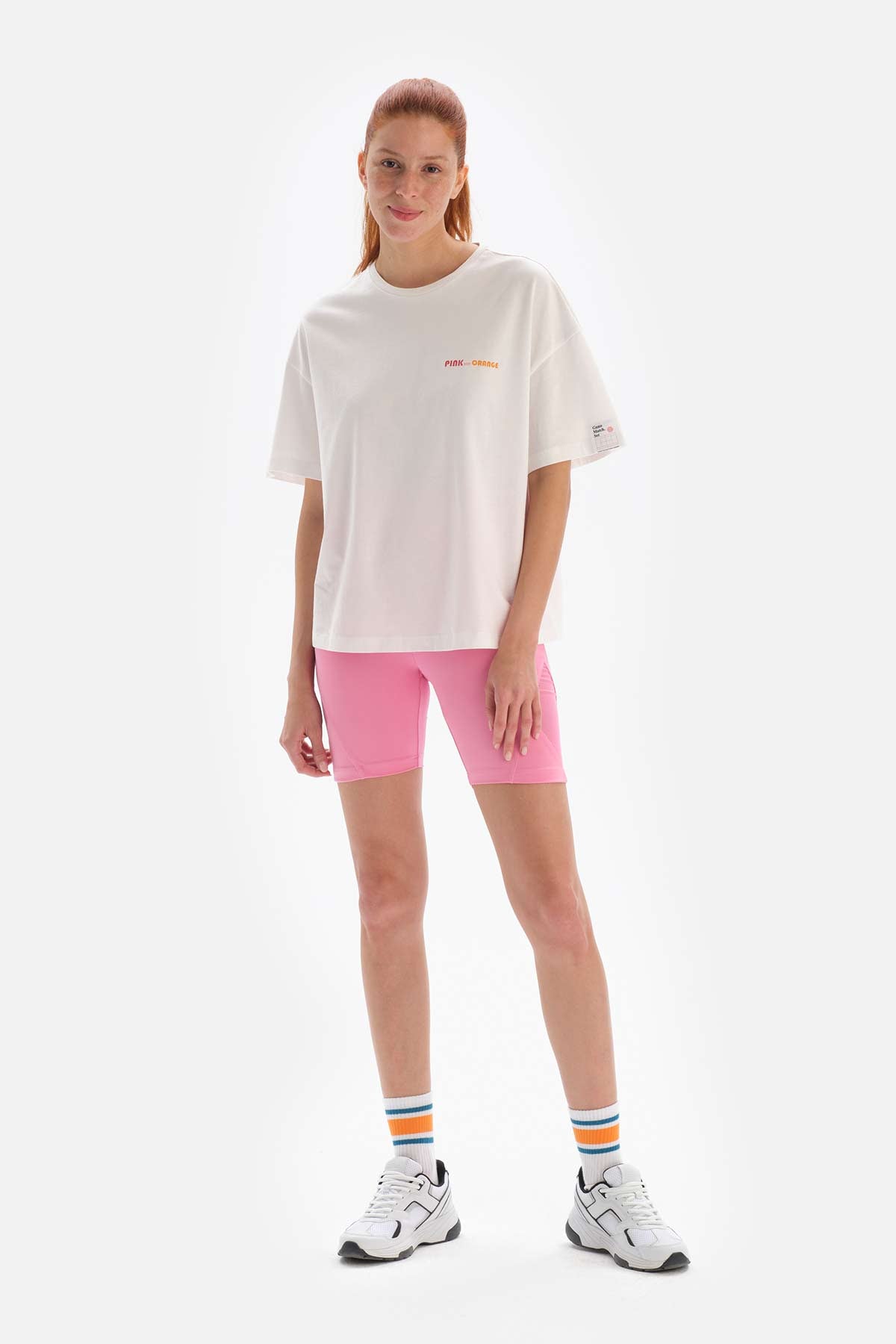 Beyaz-Pembe Dagi Active - Kadın Kort Baskılı Tişört