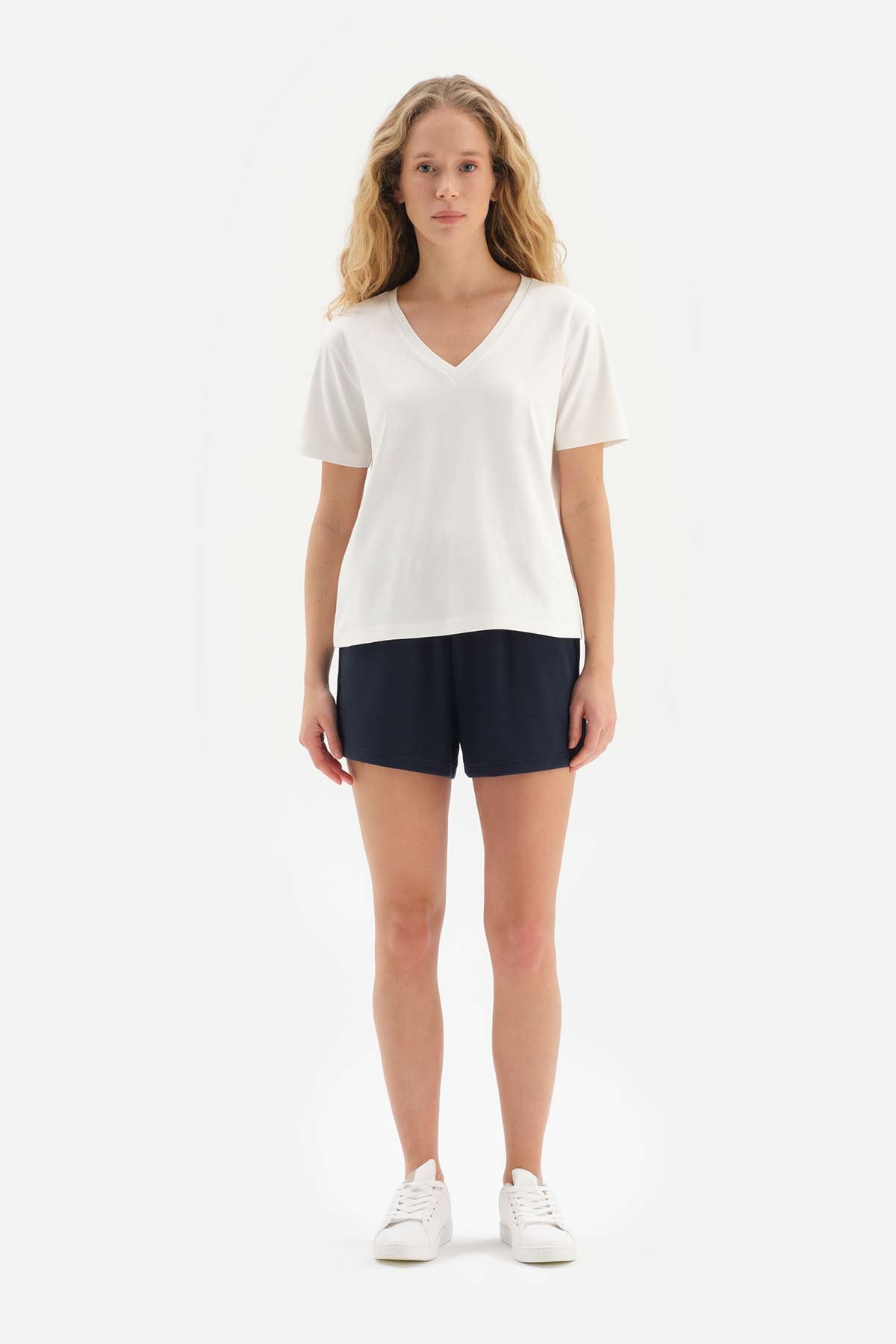 WHITE V-NECK T-SHIRT