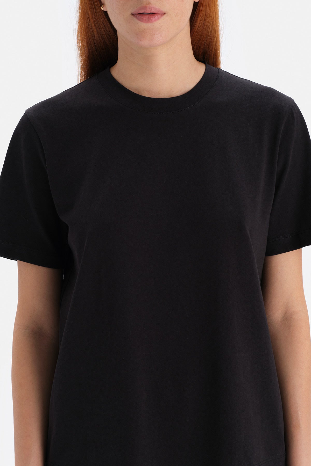 BLACK T-SHIRT