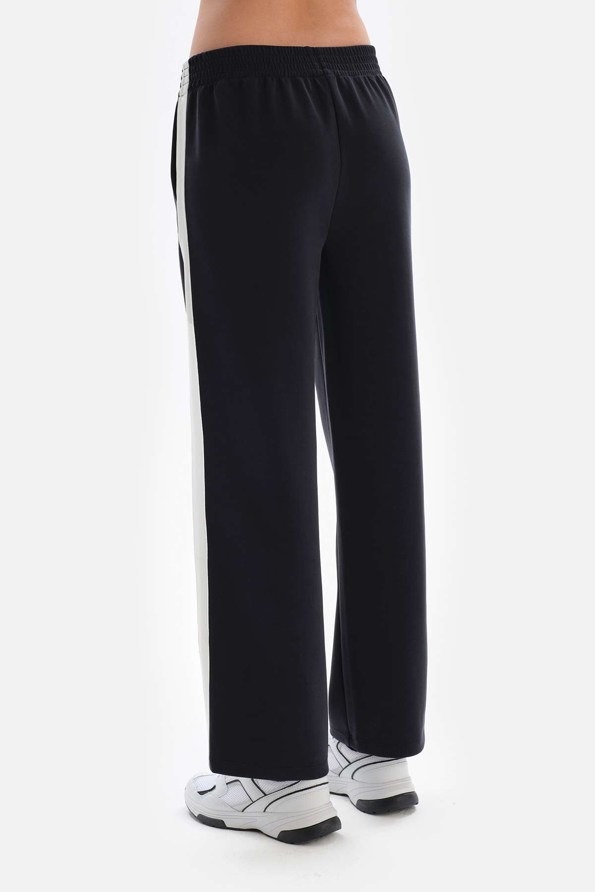 BLACK TRACKSUIT BOTTOM