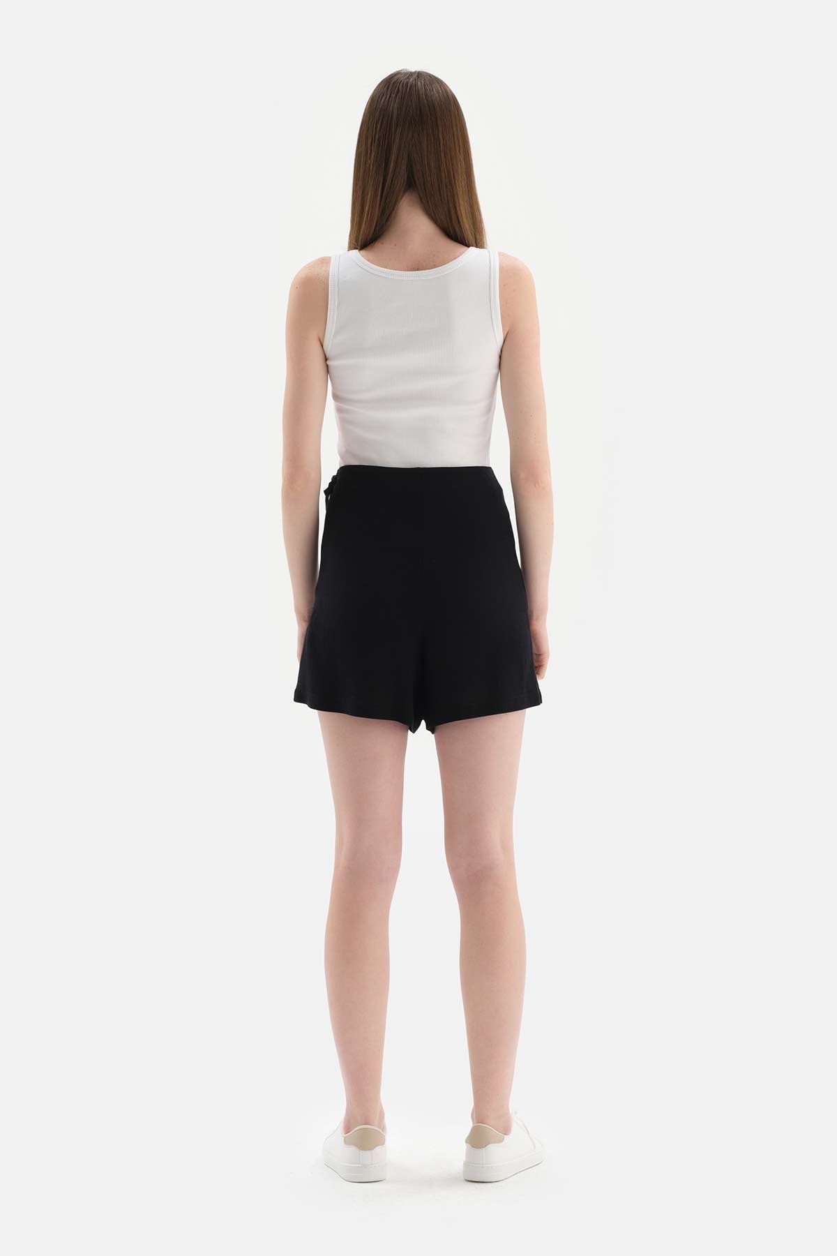 BLACK WOVEN SHORTS SKIRT