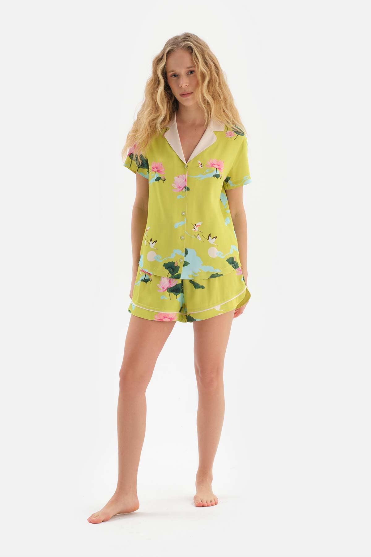 GREEN SHIRT COLLAR FLORAL PATTERNED SATIN SHORTS PAJAMAS SUIT