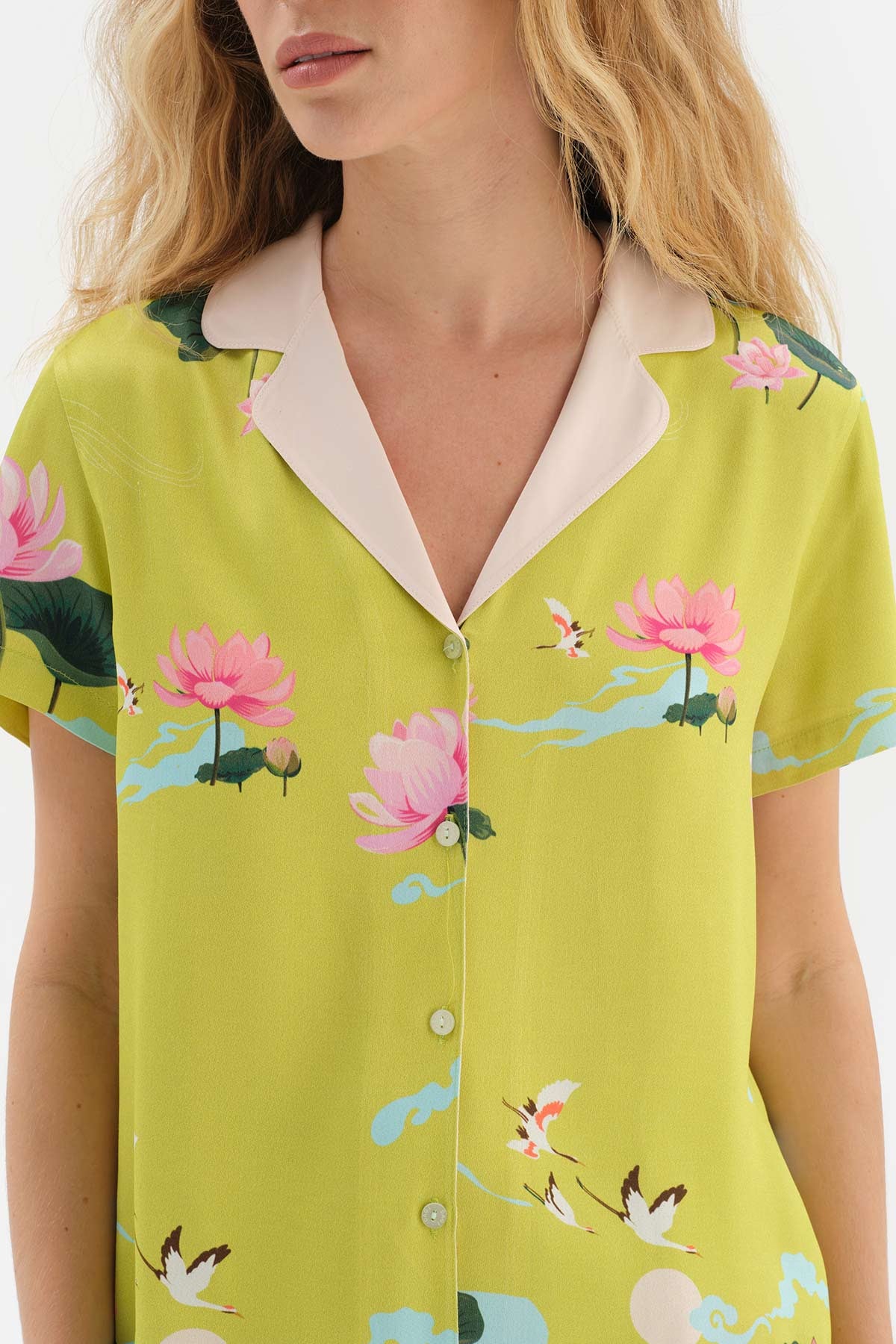 GREEN SHIRT COLLAR FLORAL PATTERNED SATIN SHORTS PAJAMAS SUIT