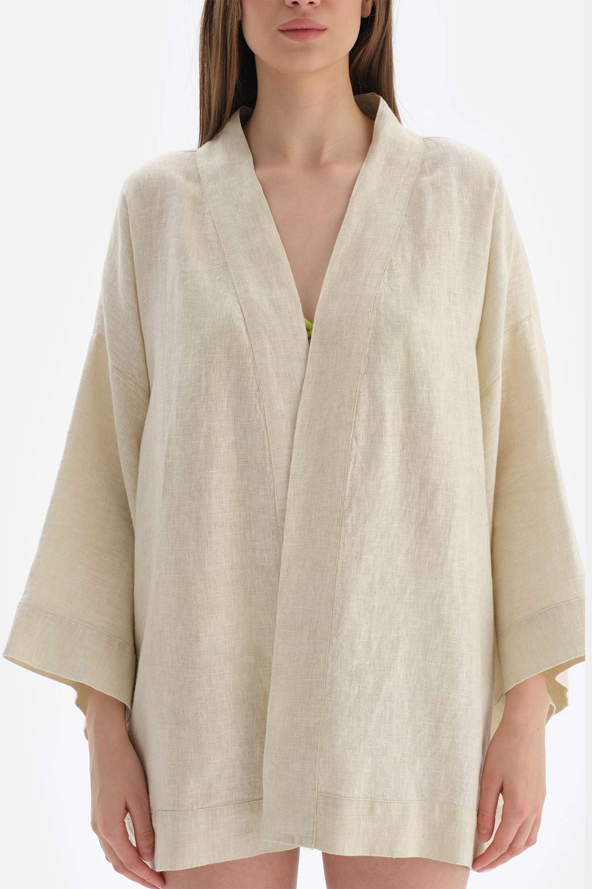 BEIGE KIMONO