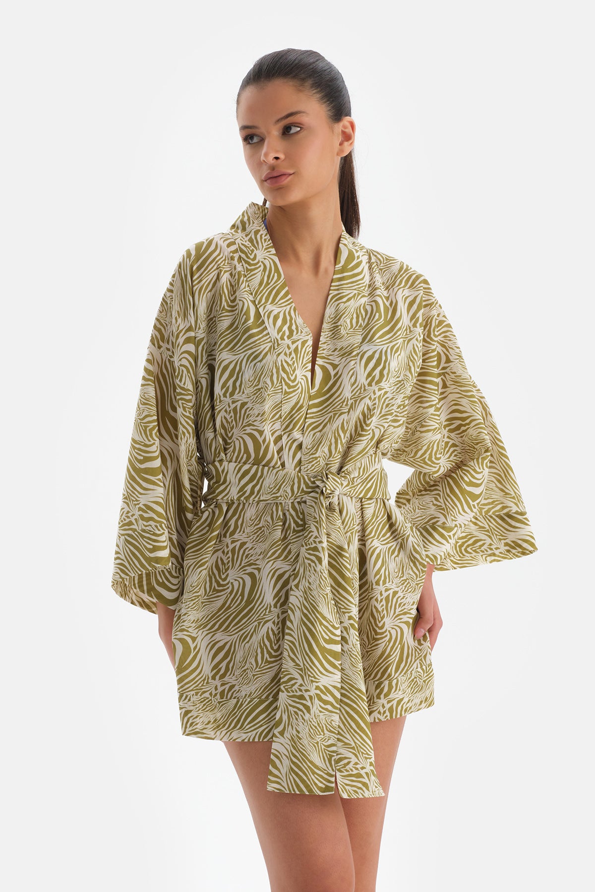 GREEN - WHITE KIMONO