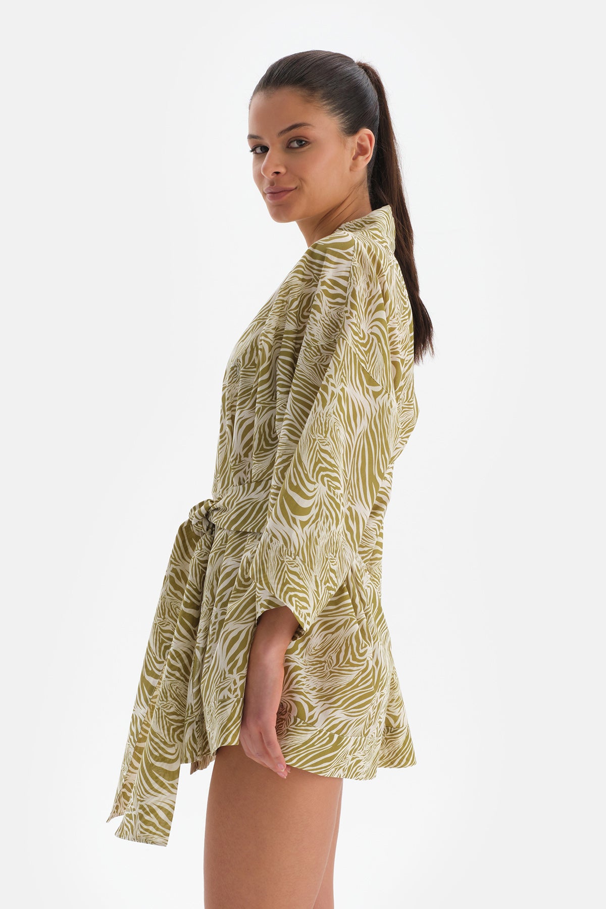 GREEN - WHITE KIMONO