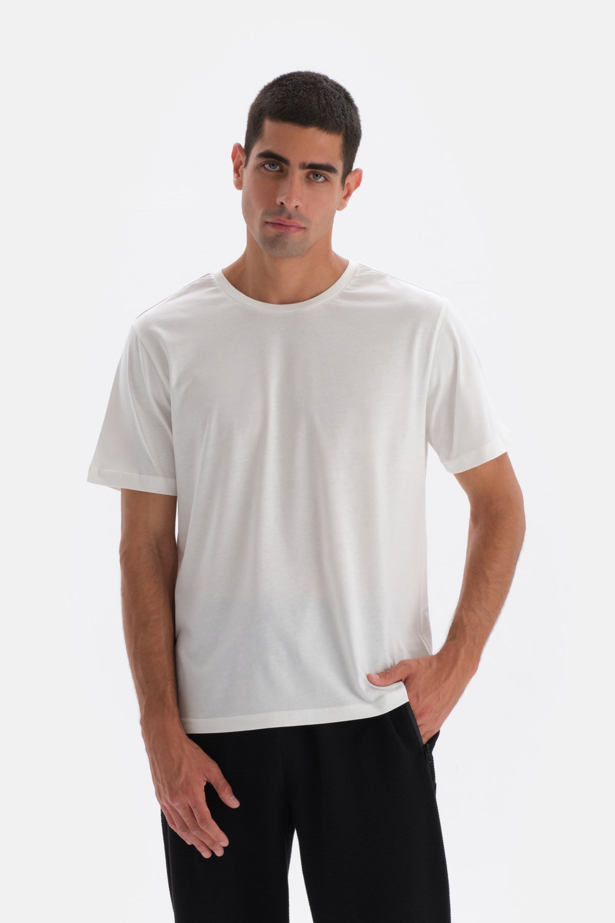 White CREW-NECK SUPIMA COTTON SHORT SLEEVE T-SHIRT