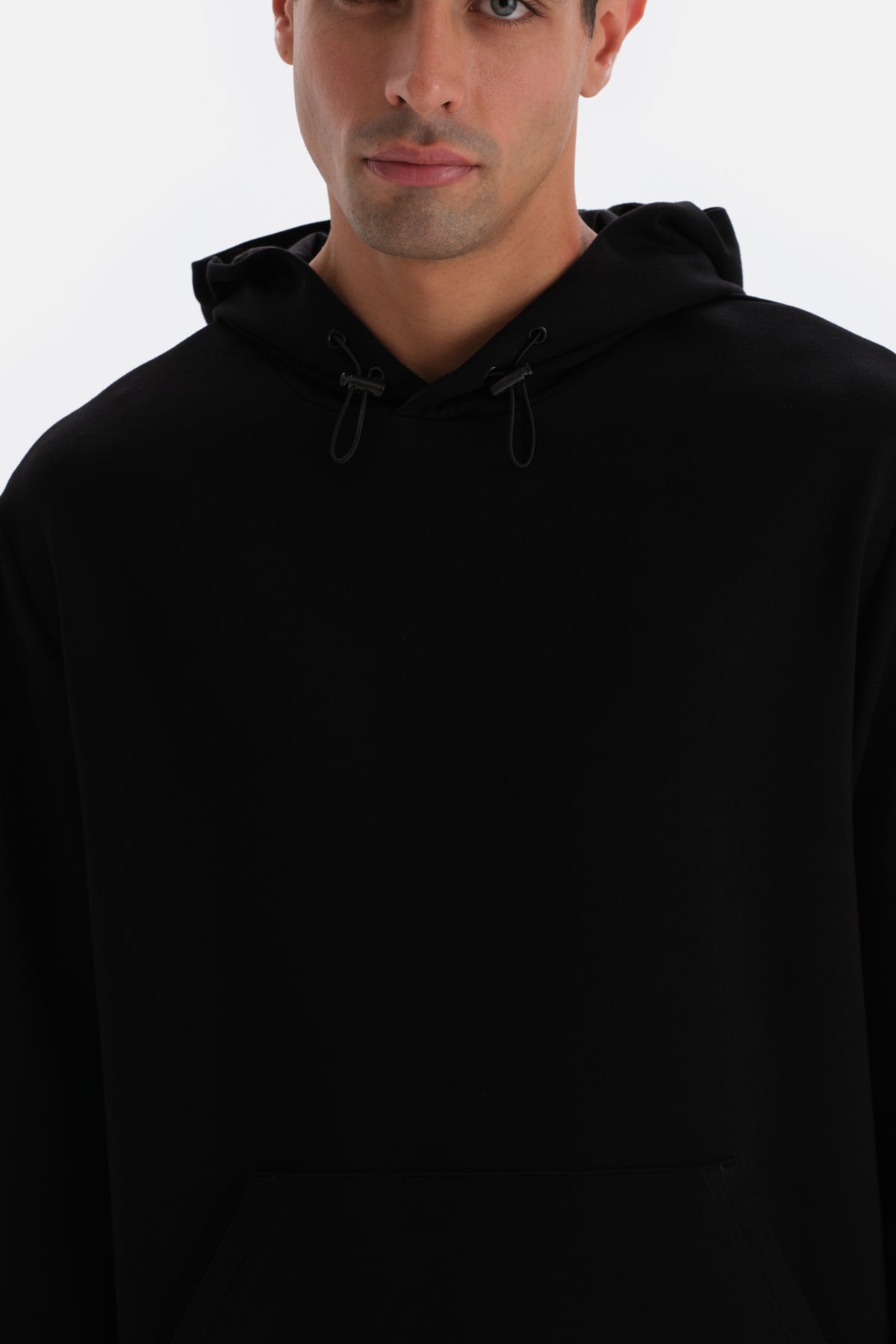 Black HOODED LONG SLEEVE SWEATSHIRT