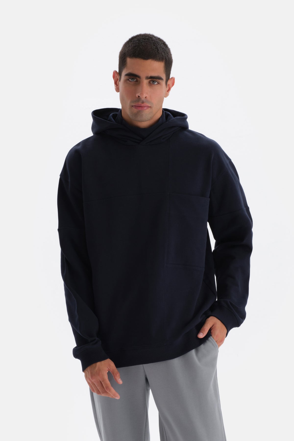 Lacivert Cep Detaylı Kapüşonlu Sweatshirt