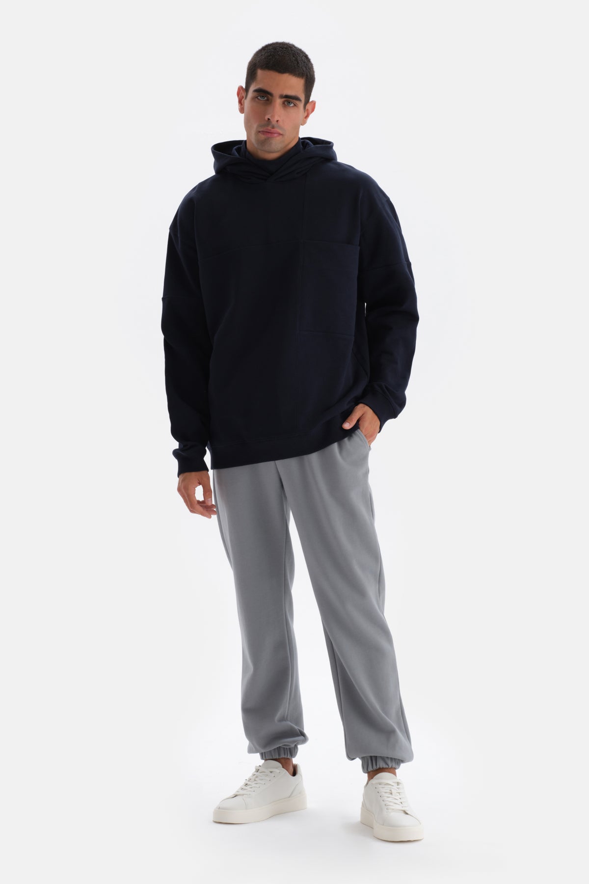 Lacivert Cep Detaylı Kapüşonlu Sweatshirt