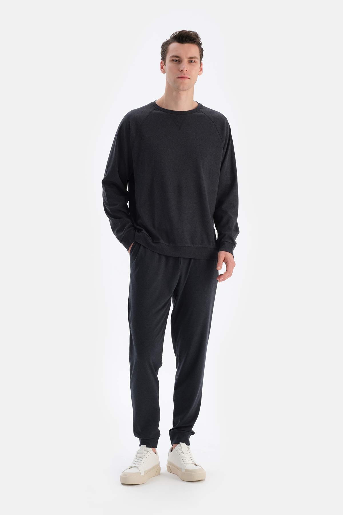 Smoke RIB DETAILED CREW-NECK EVERFRESH SWEATSHIRT