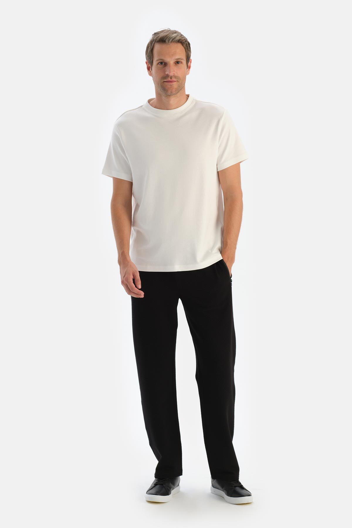 Siyah Düz Paça Eşofman Altı