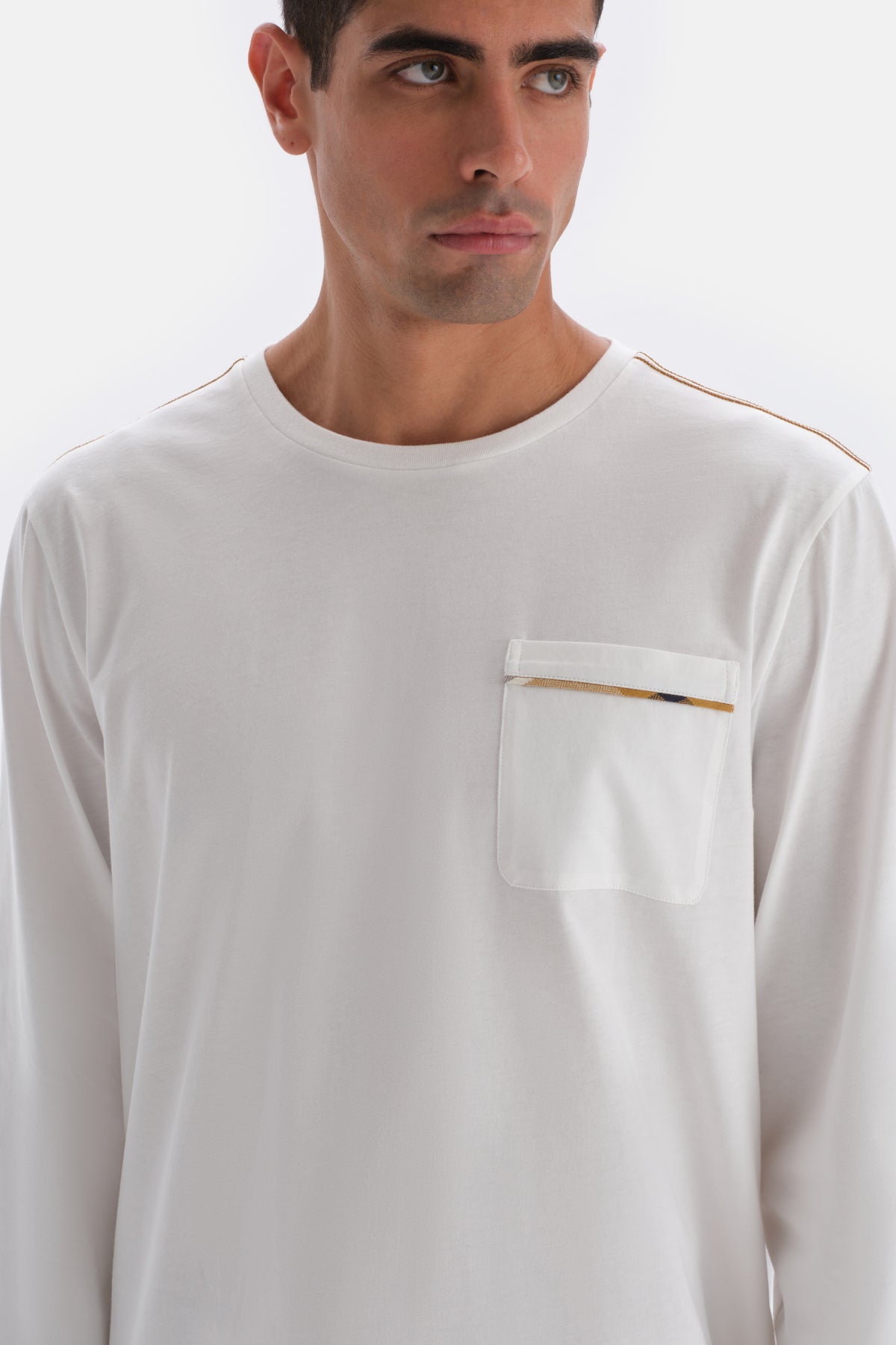 Ecru CREW-NECK  POCKET DETAILED WOVEN BOTTOM PAJAMAS SUIT