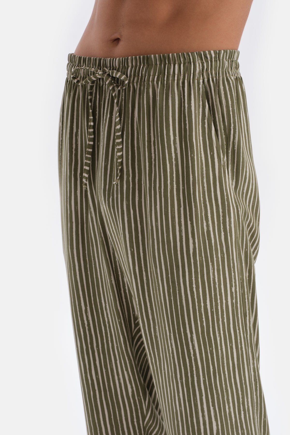 Green PRINT DETAILED LONG SLEEVE PAJAMAS SUIT WITH WOVEN BOTTOM