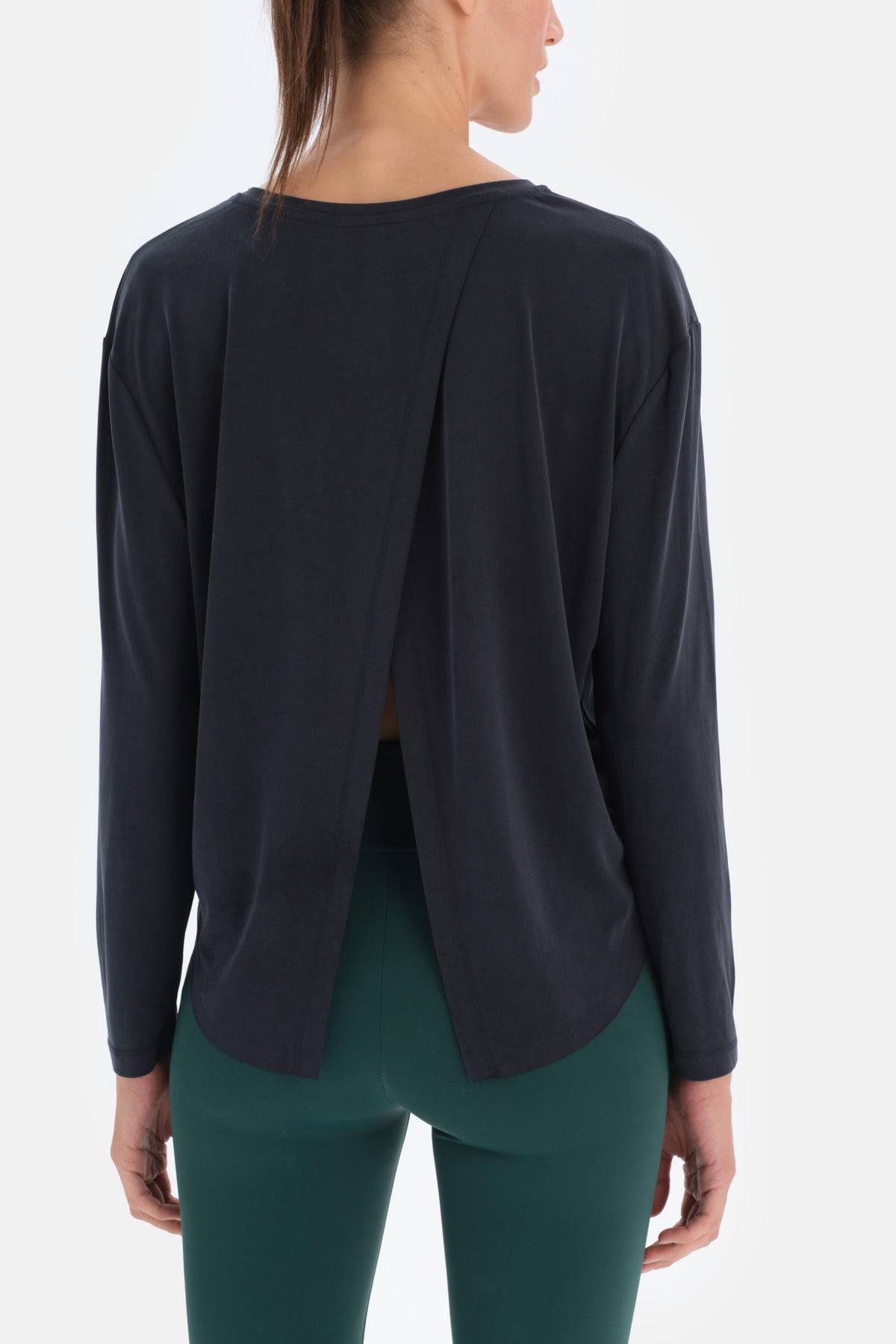 Siyah Dagi Active Sırt Dekolteli Uzun Kollu Modal Üst