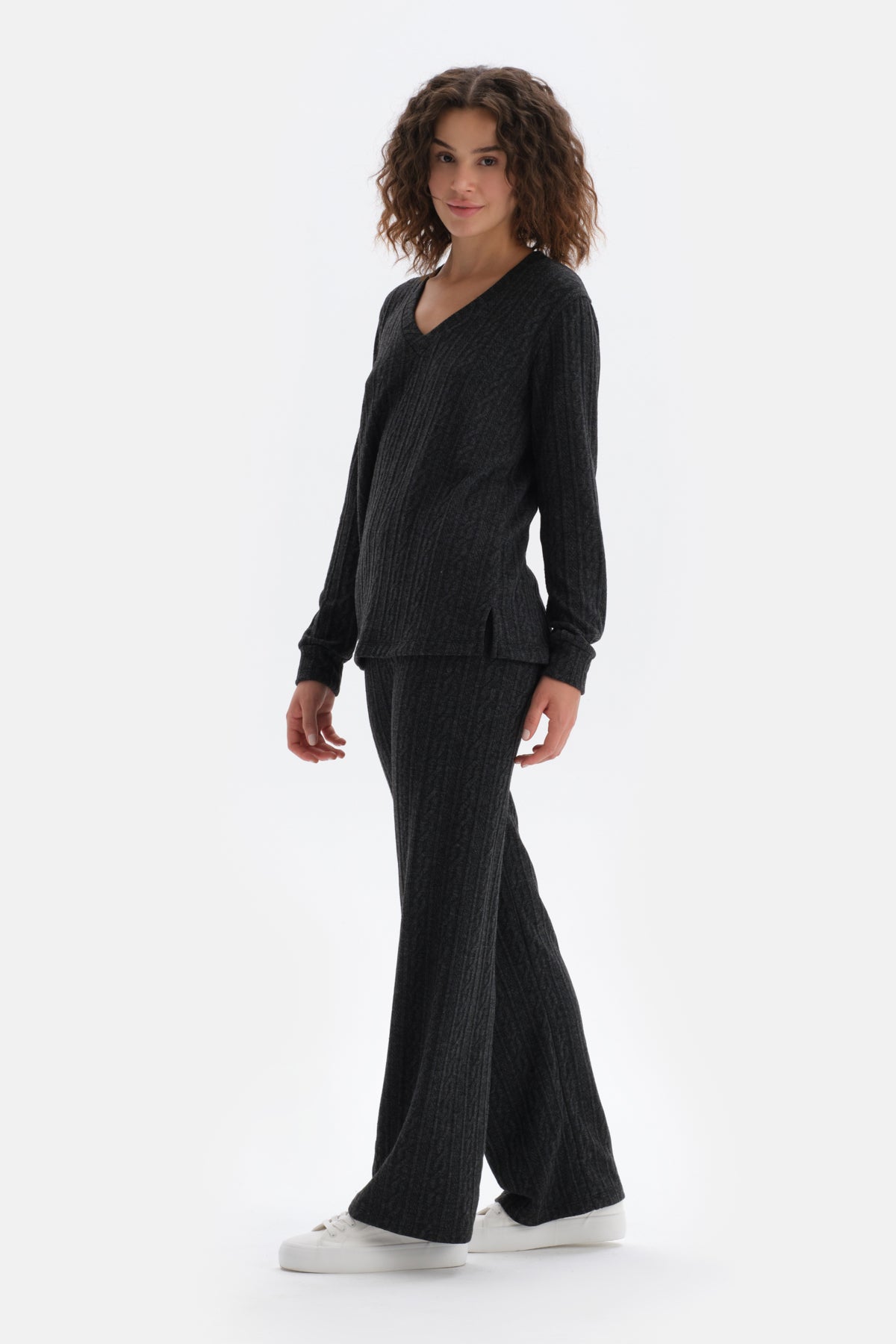 Anthracite V NECK LONG SLEEVE KNITTED SWEATSHIRT