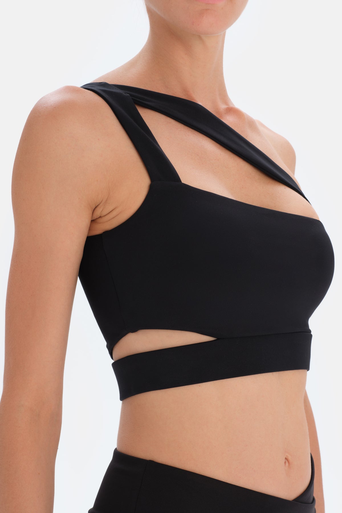 Siyah Dagi Active Çapraz Askılı Spor Sütyeni