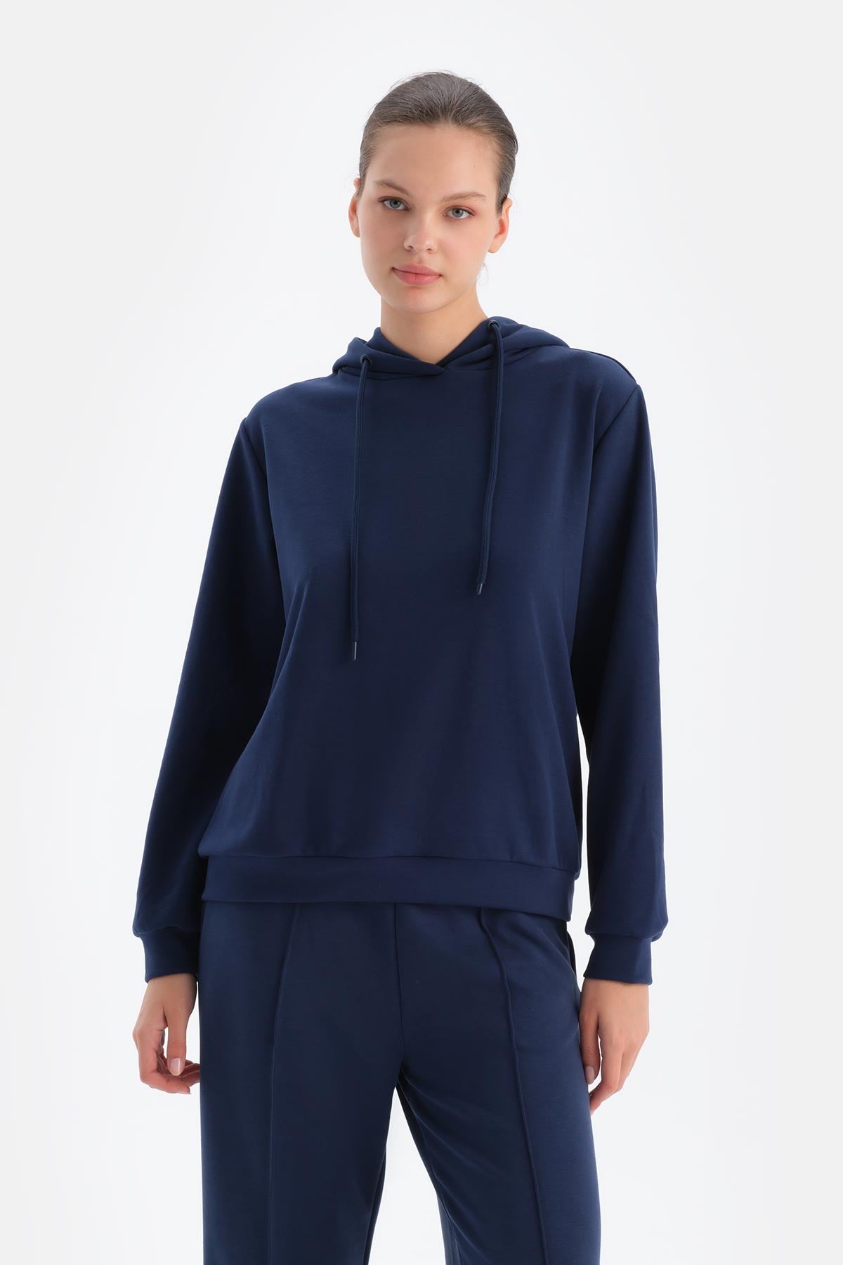 Lacivert Uzun Kollu Kapüşonlu Basıc Modal Sweatshırt