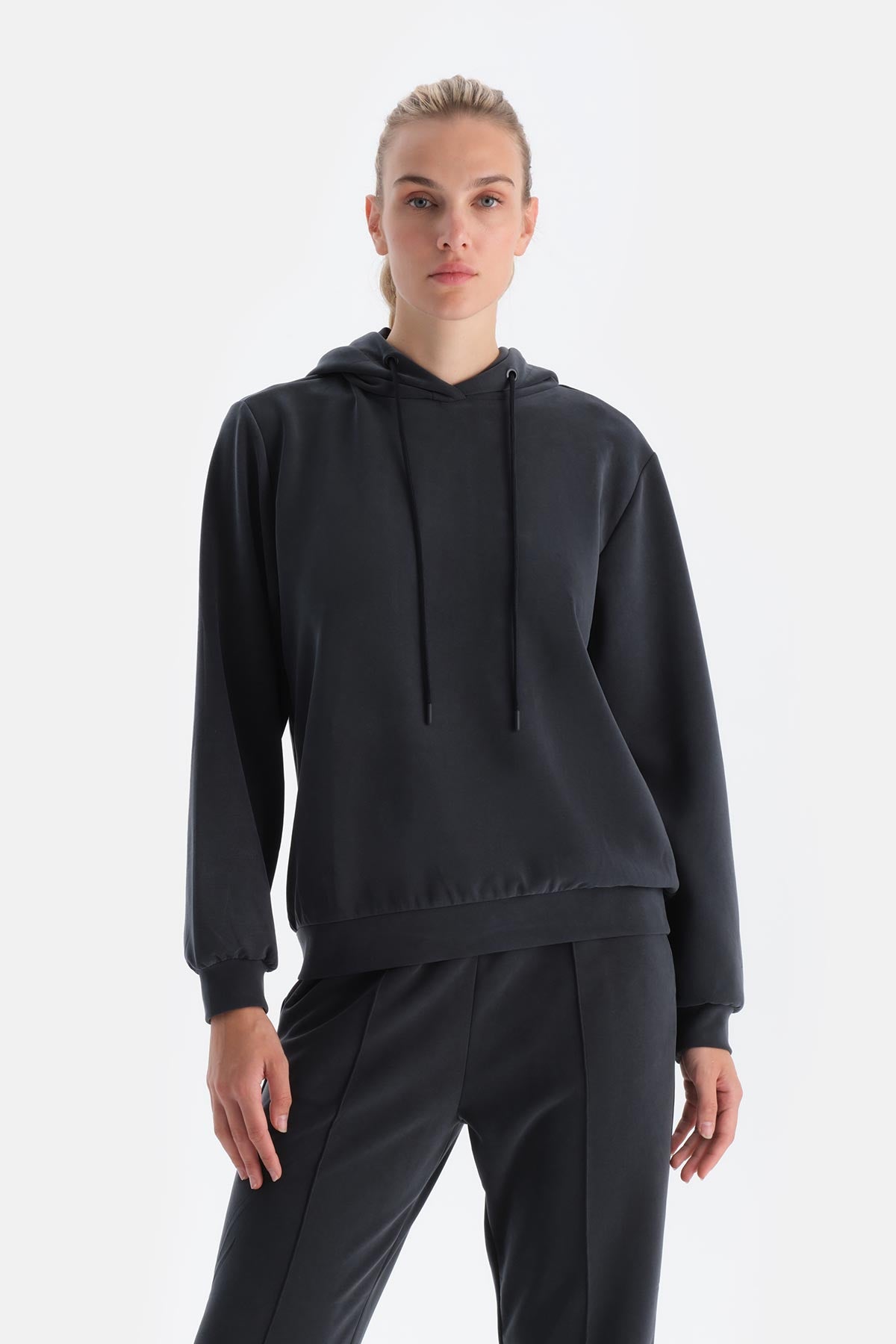 Black LONG SLEEVE HOODED BASIC MODAL SWEATSHIRT