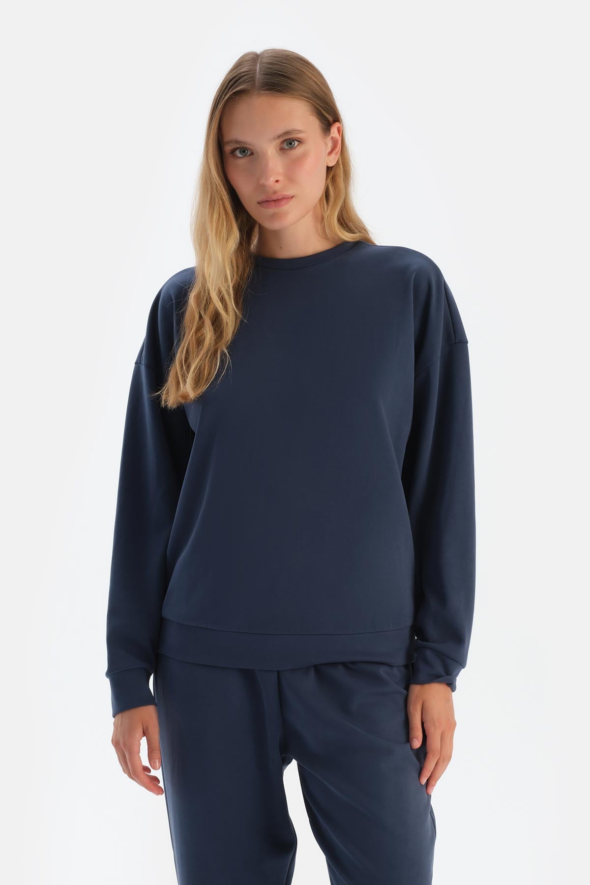 Navy BASIC MODAL SWEATSHIRT