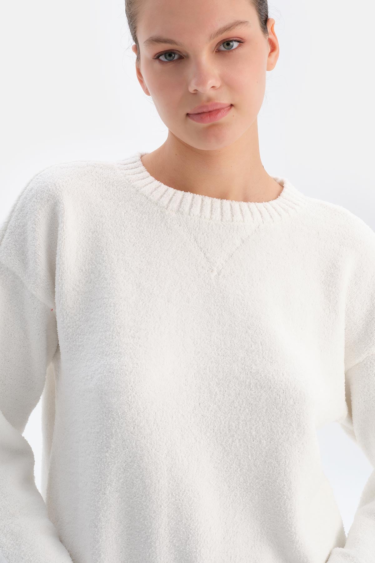 Beyaz Polar Sweatshırt