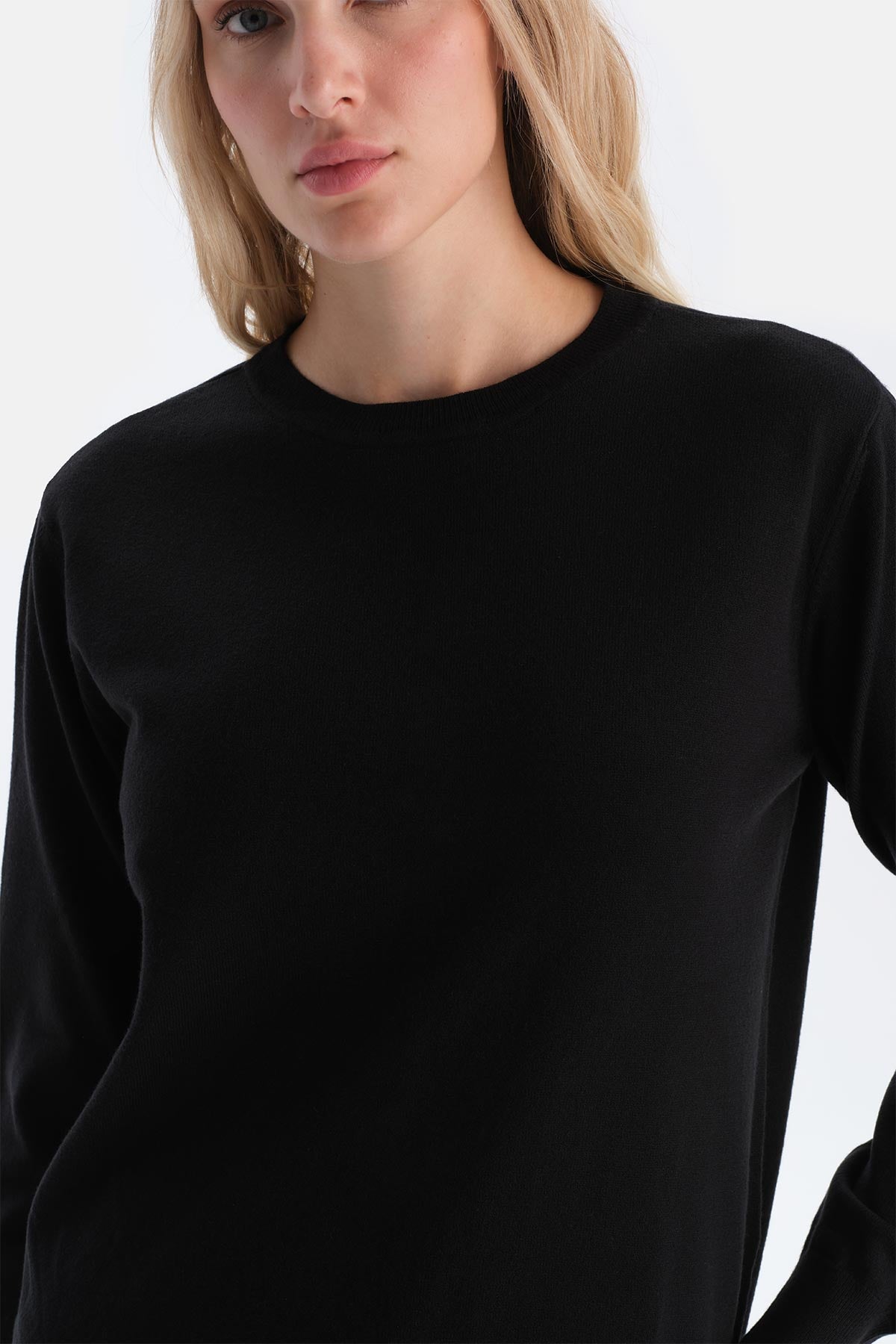 Black CASHMERE SWEATSHIRT